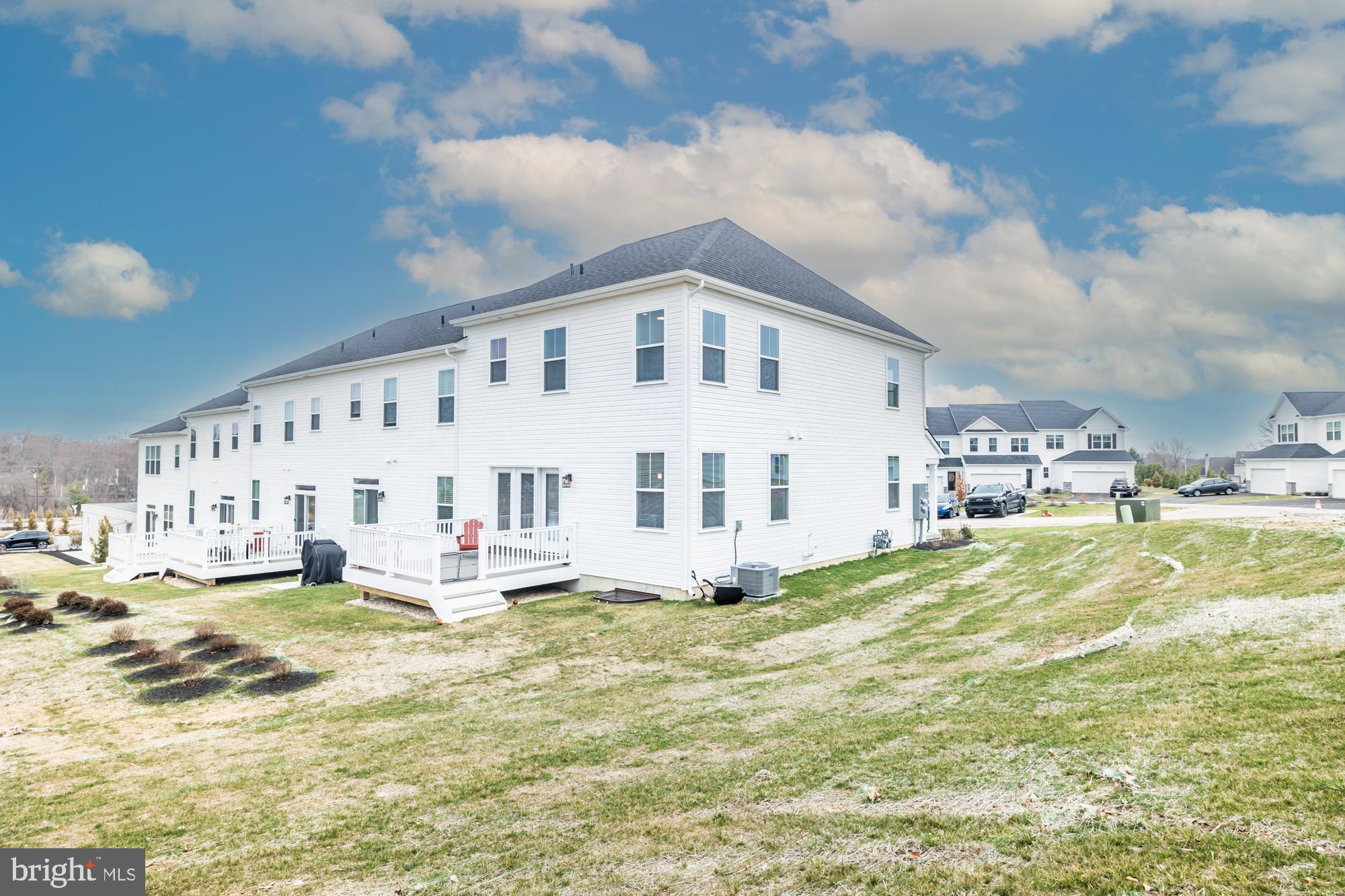 CROSS CREEK - Residential