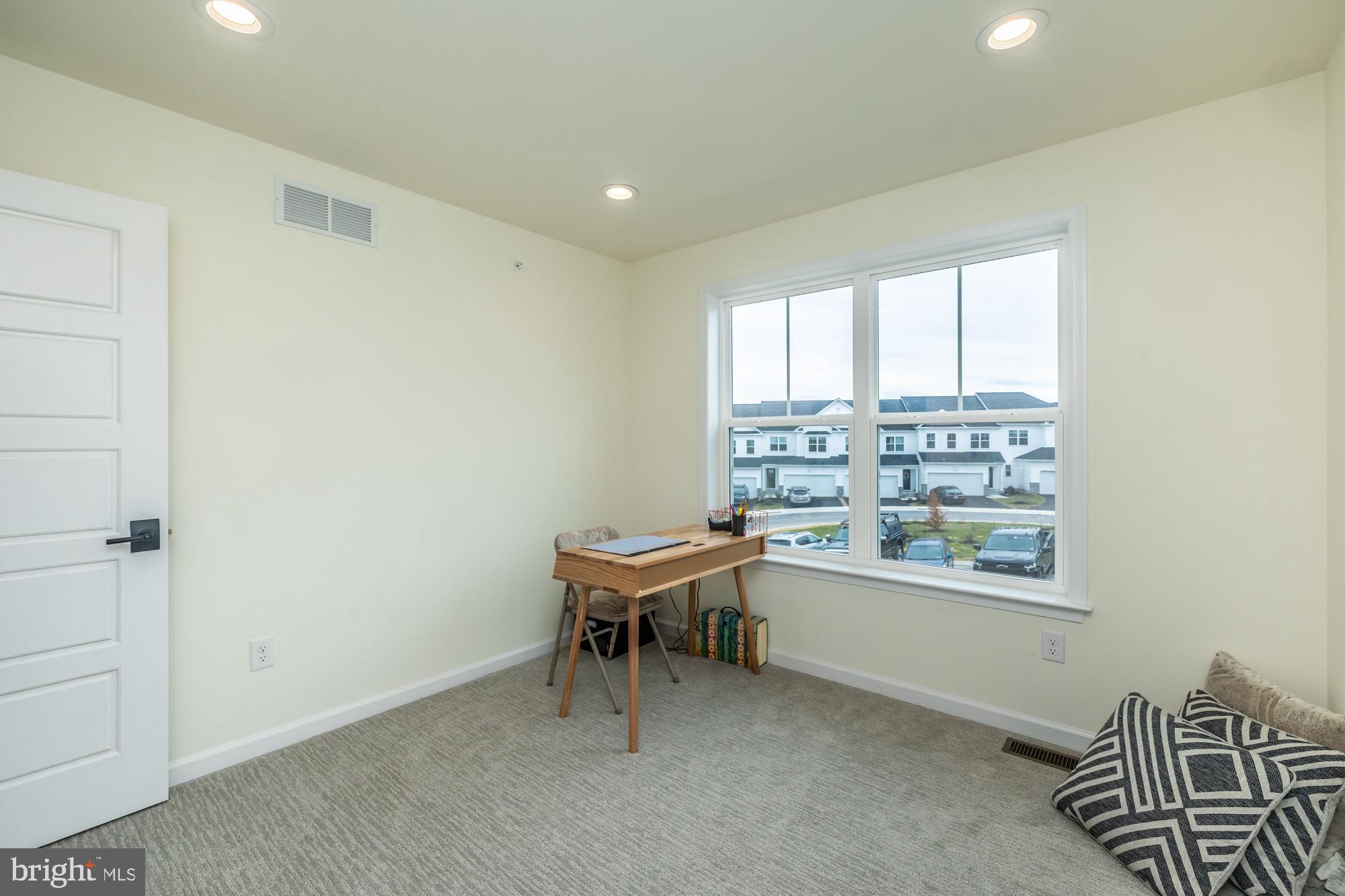 CROSS CREEK - Residential