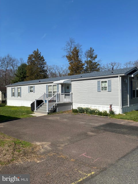 Mobile Home For Sale - 617 Willow Drive<br/> GREEN LANE, PA 18054
