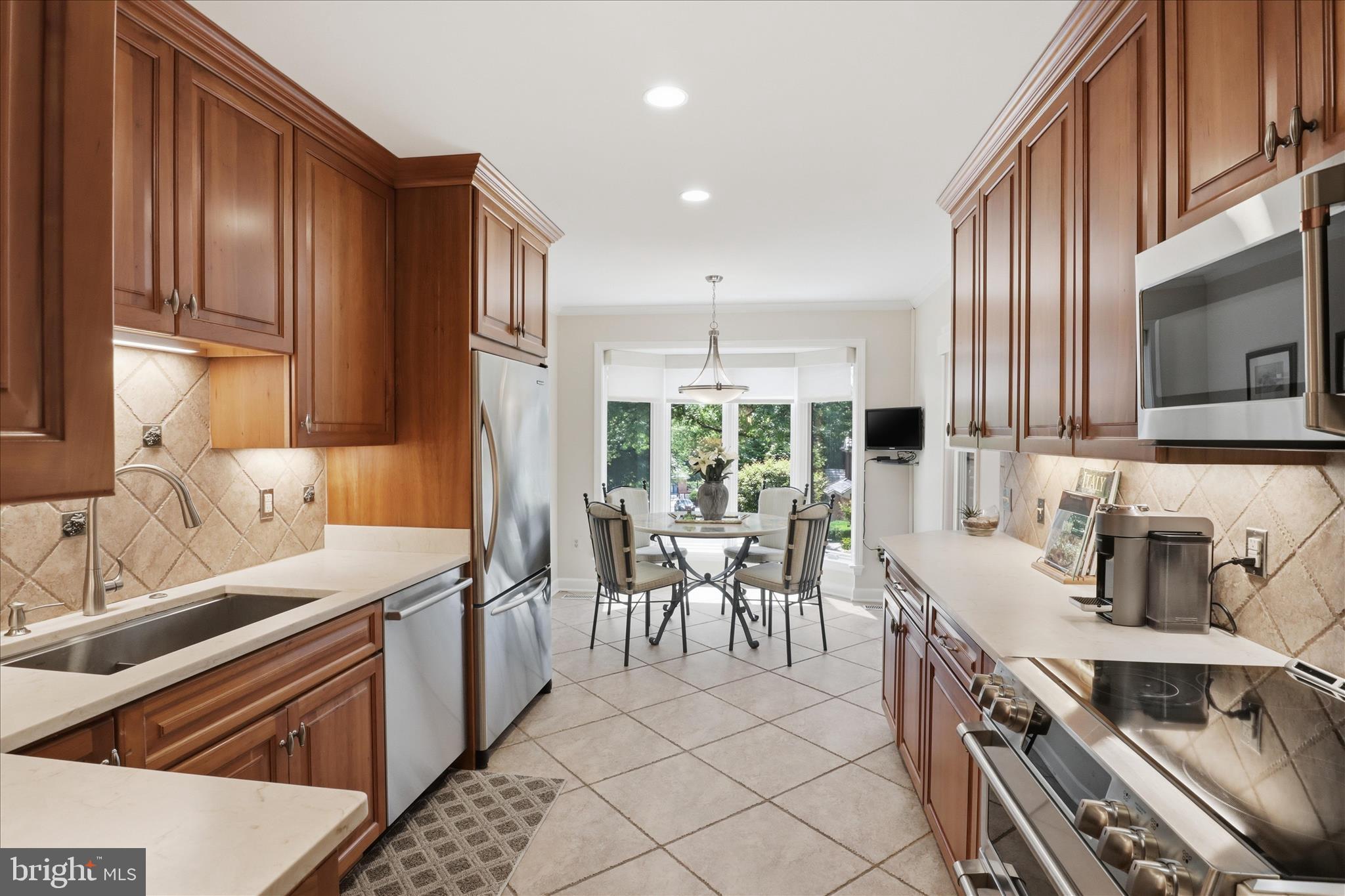HAMPTONS OF MCLEAN - Residential