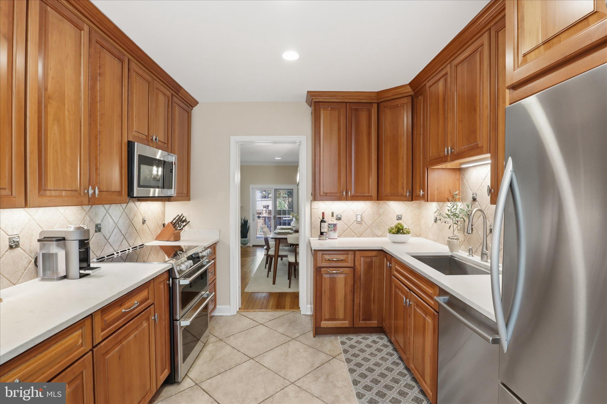 HAMPTONS OF MCLEAN - Residential
