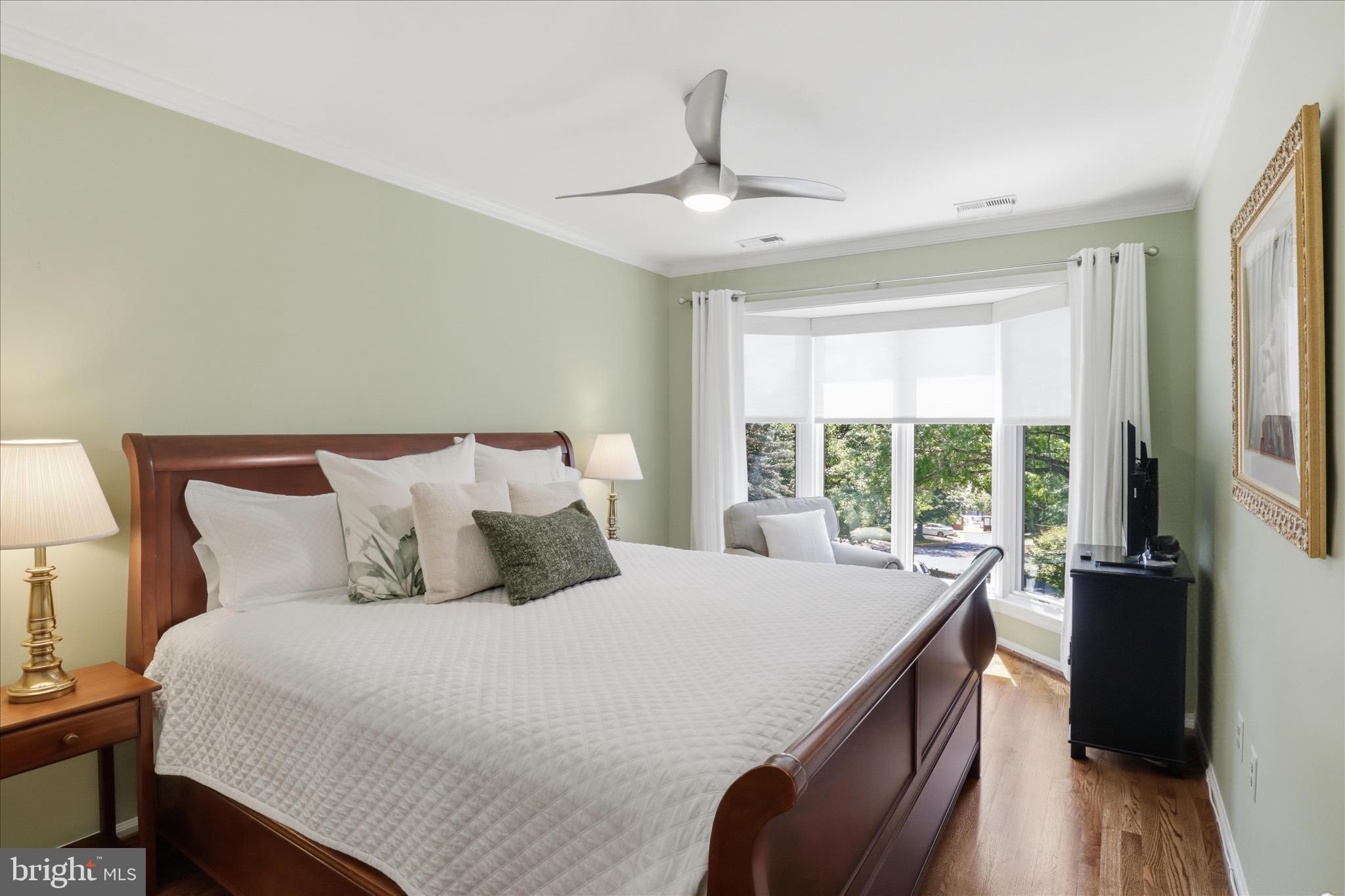 HAMPTONS OF MCLEAN - Residential