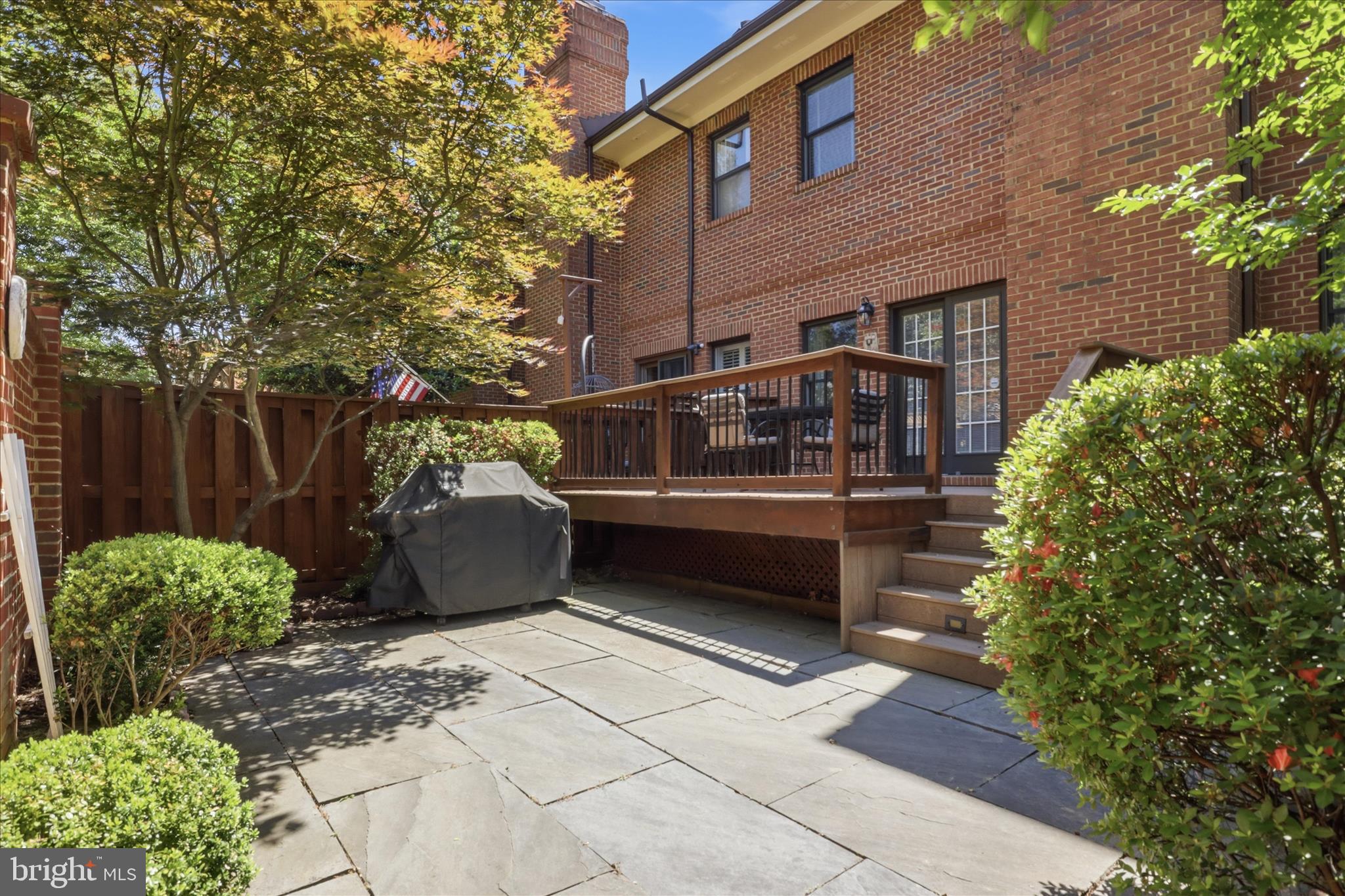 HAMPTONS OF MCLEAN - Residential