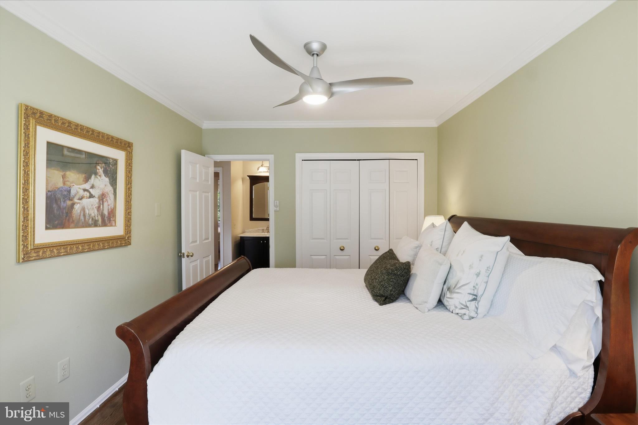 HAMPTONS OF MCLEAN - Residential