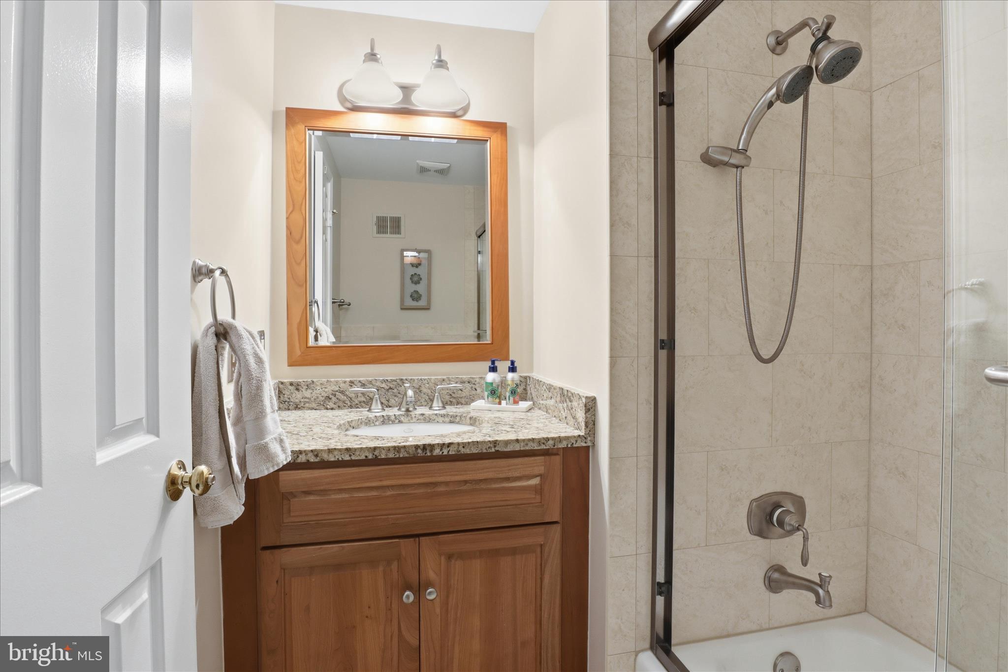 HAMPTONS OF MCLEAN - Residential