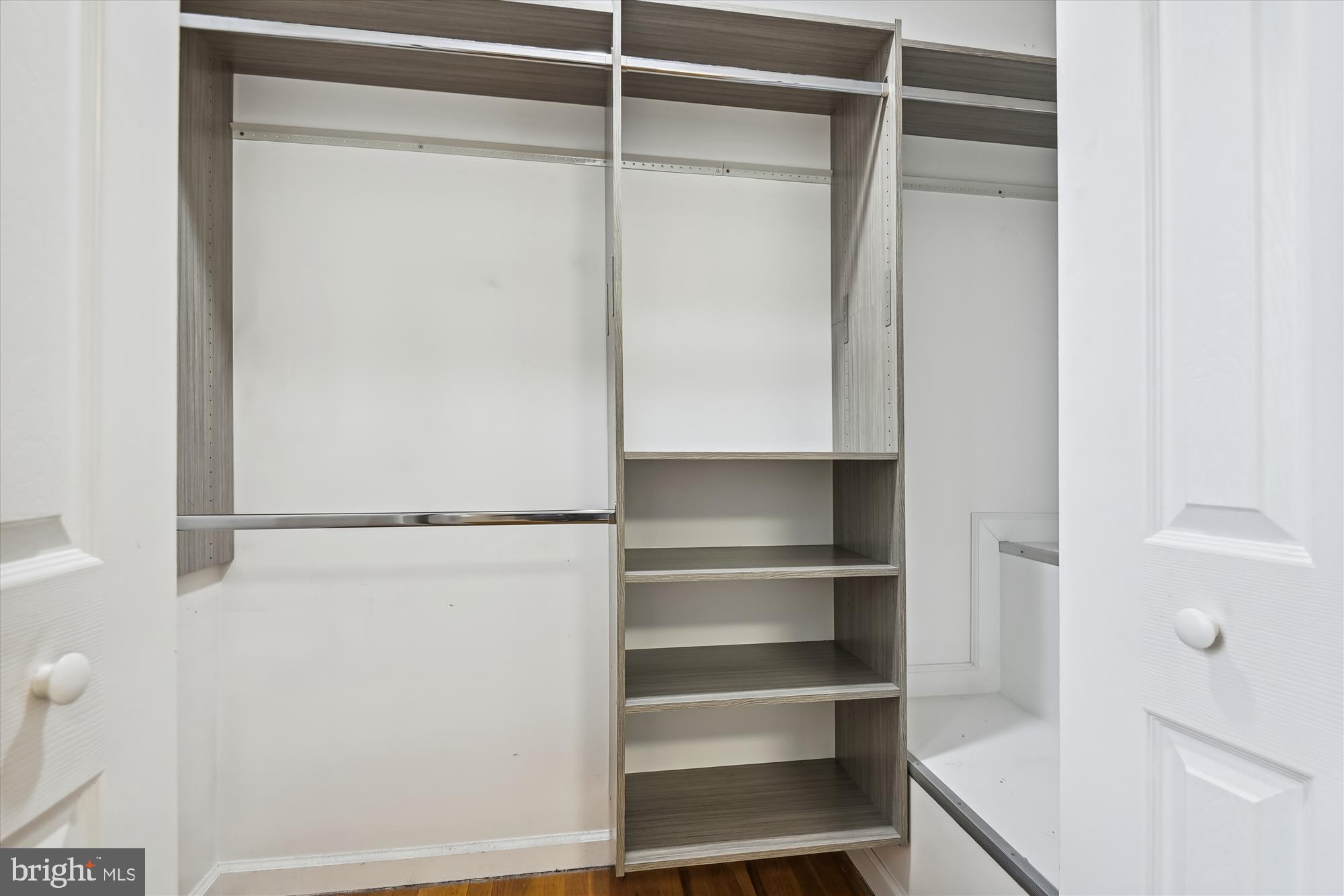 COUNTRY RIDGE - Residential