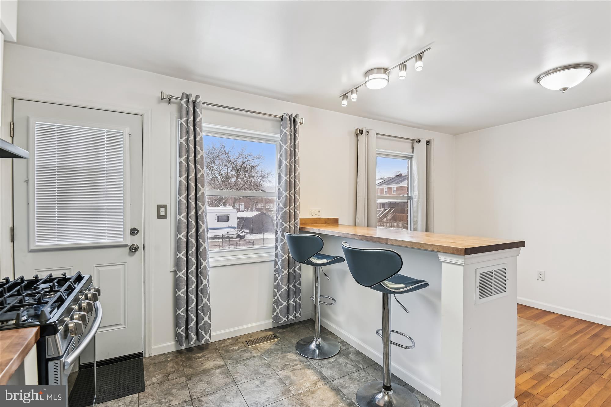 COUNTRY RIDGE - Residential