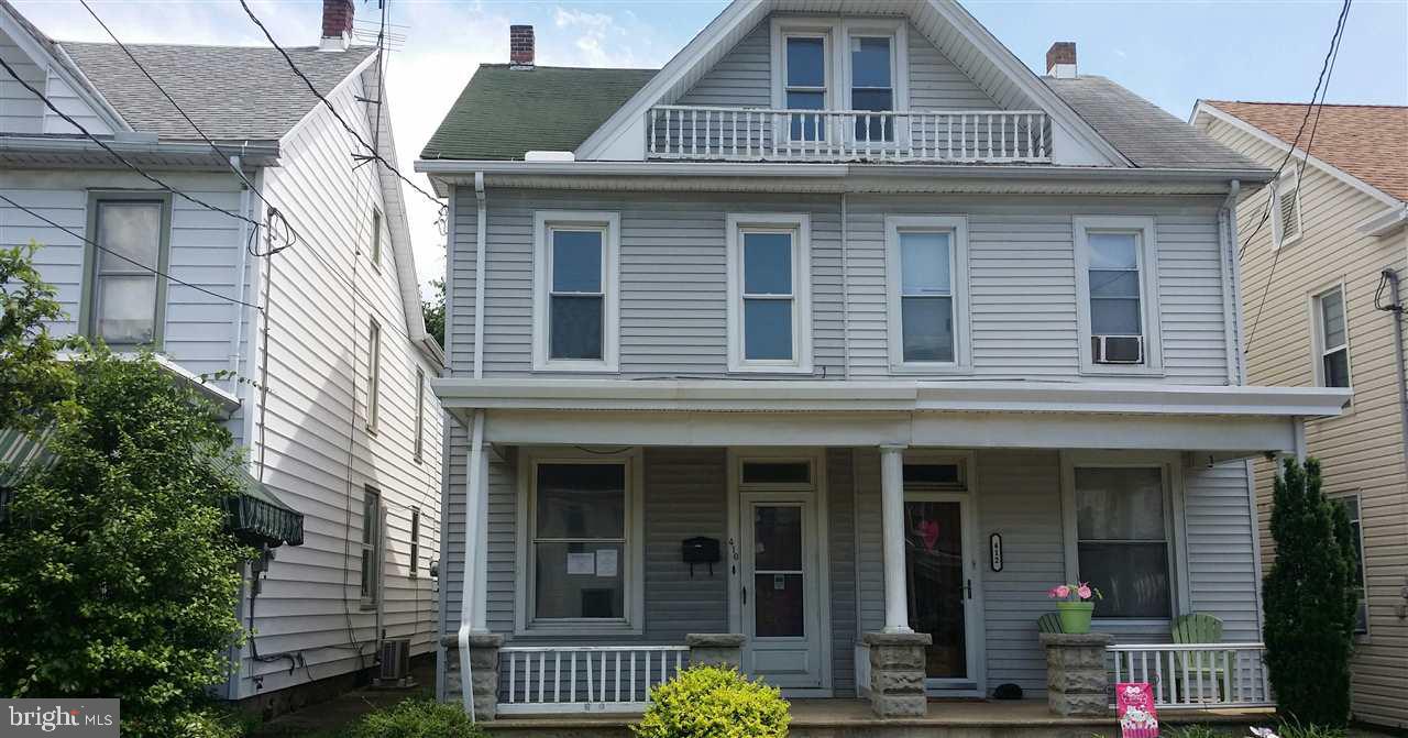Rare opportunity house with garage!!! Large deck out back to entertain. Will sell quickly