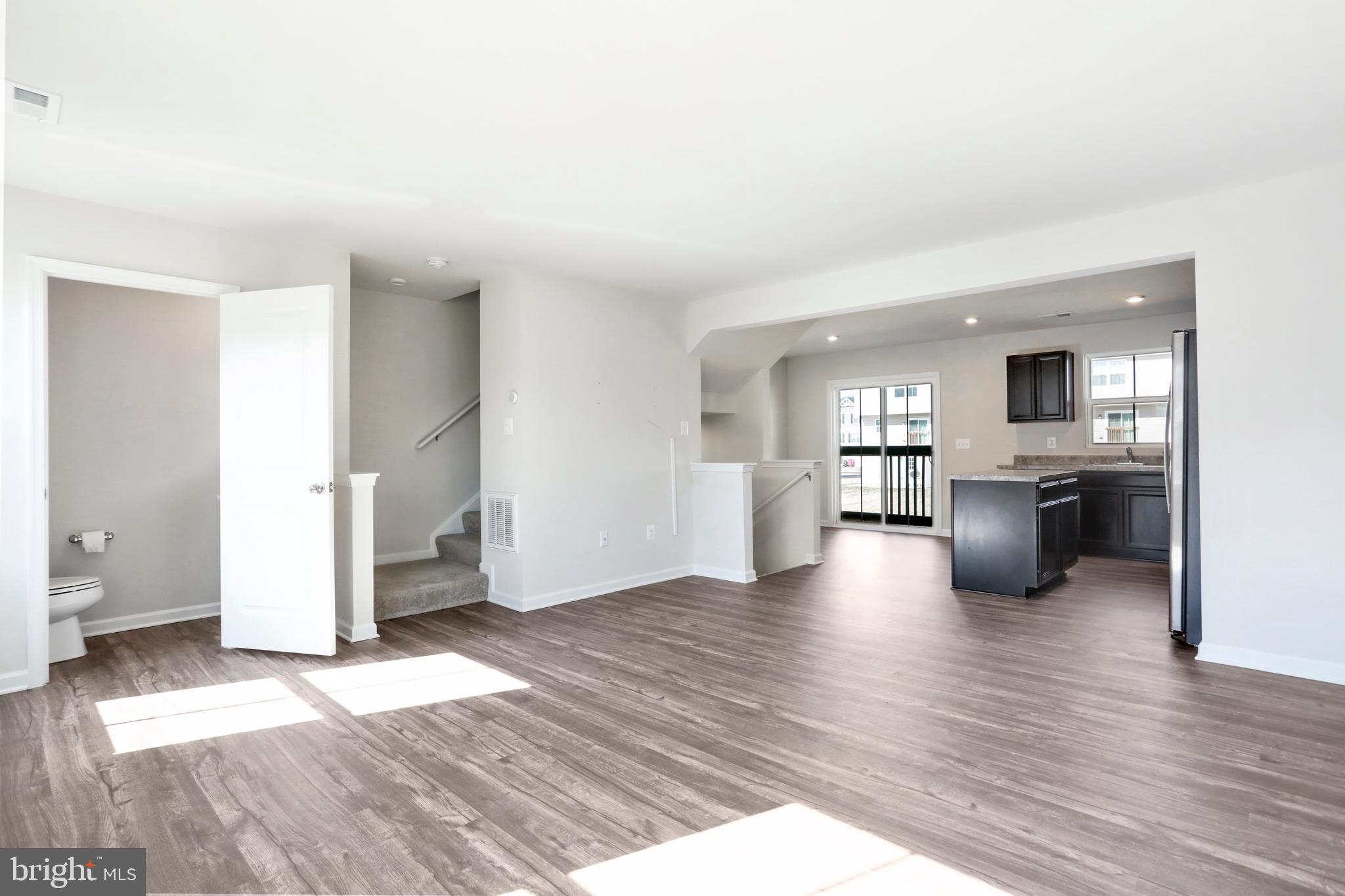 THE LAKES AT MARTINSBURG - Residential Lease