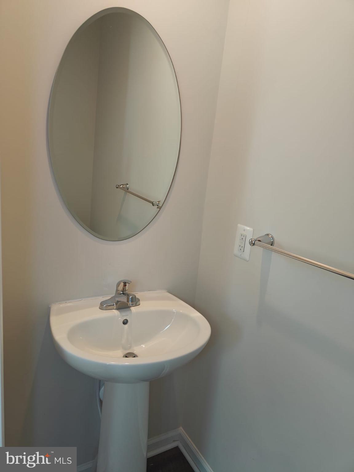 THE LAKES AT MARTINSBURG - Residential Lease