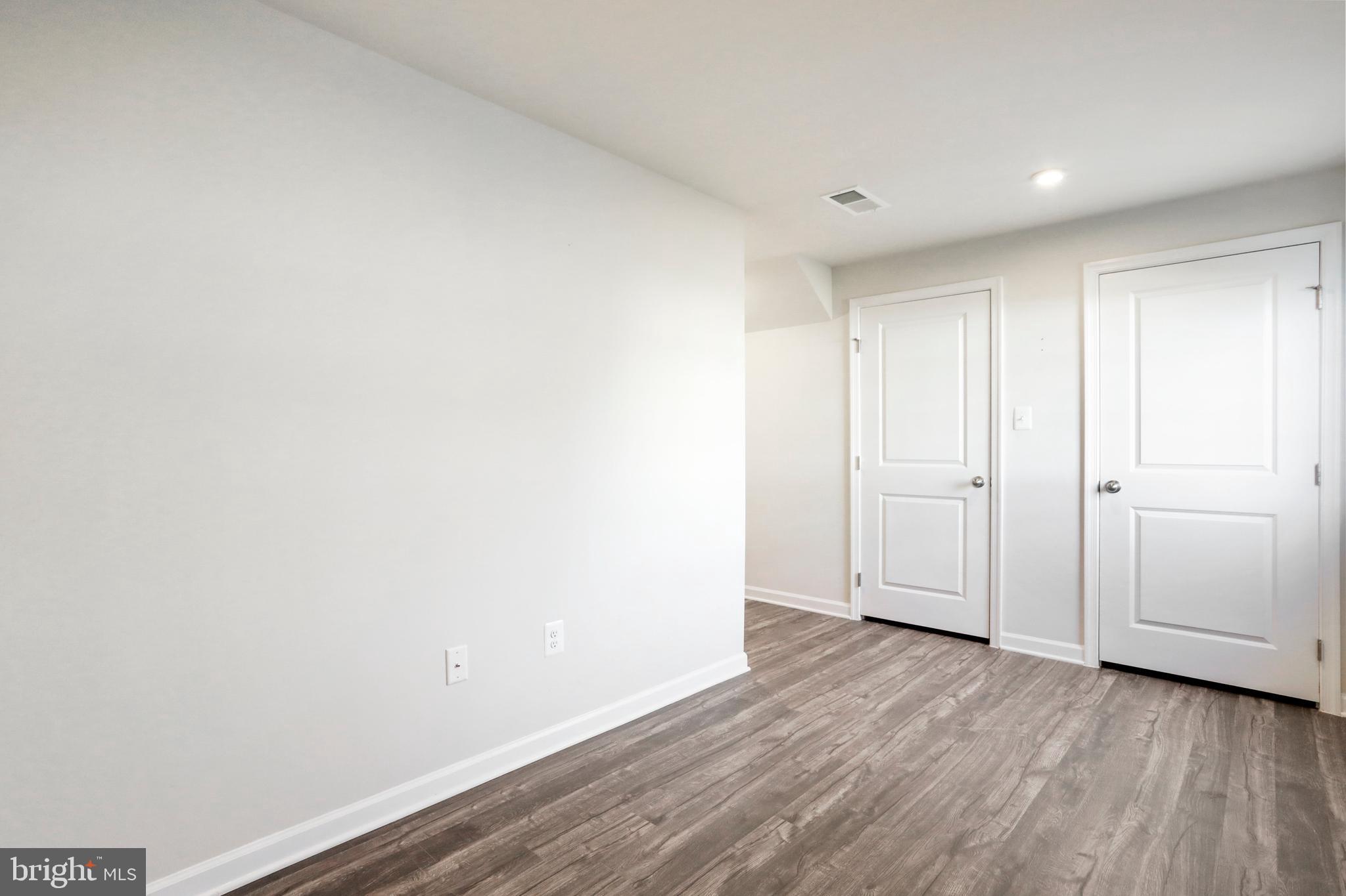 THE LAKES AT MARTINSBURG - Residential Lease