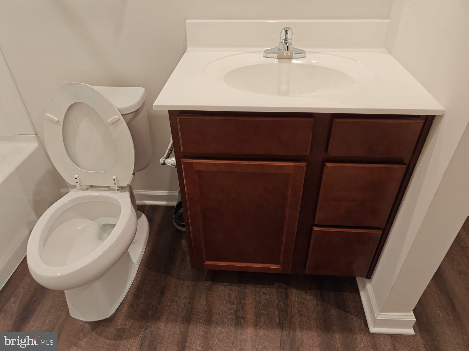 THE LAKES AT MARTINSBURG - Residential Lease