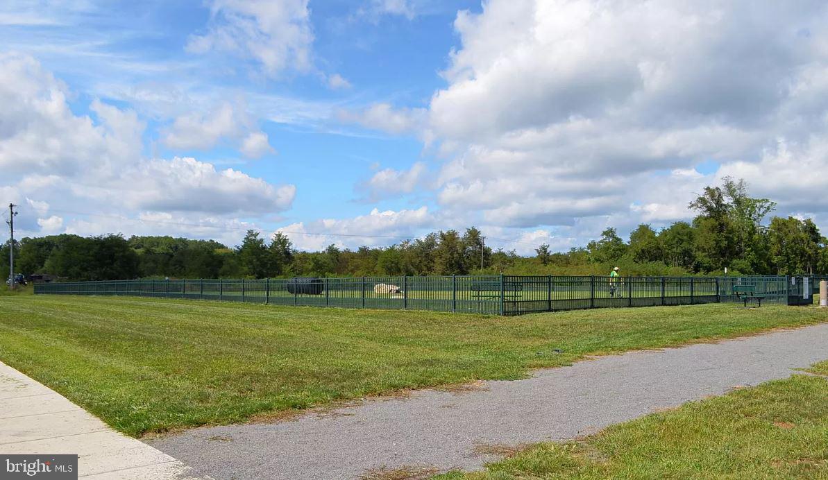 THE LAKES AT MARTINSBURG - Residential Lease