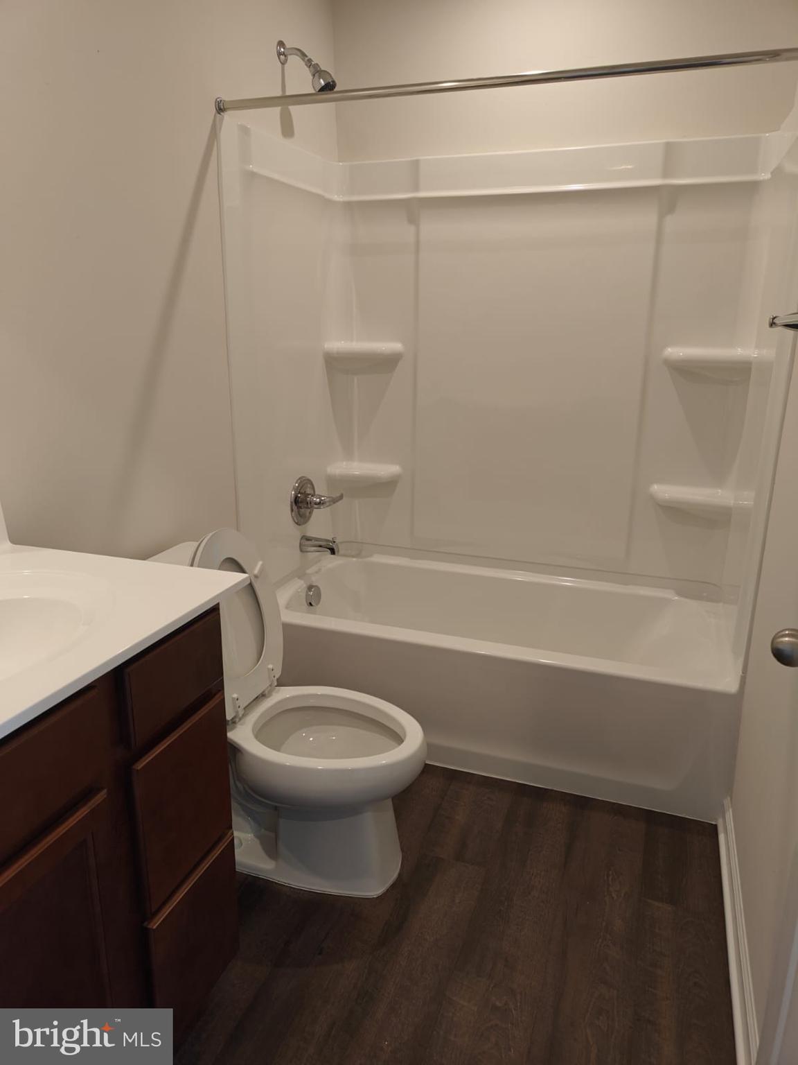 THE LAKES AT MARTINSBURG - Residential Lease