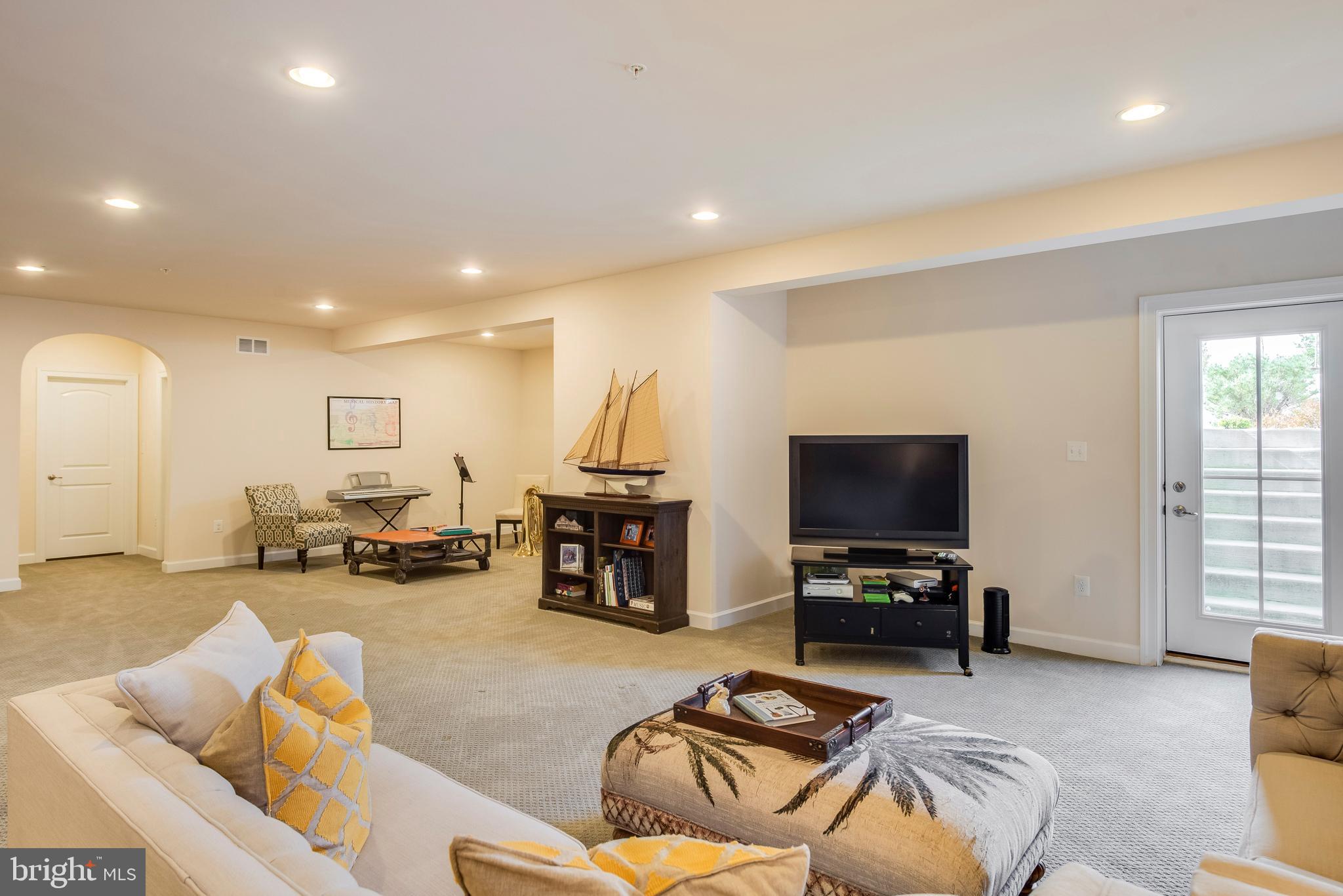 TWO RIVERS - Residential Lease