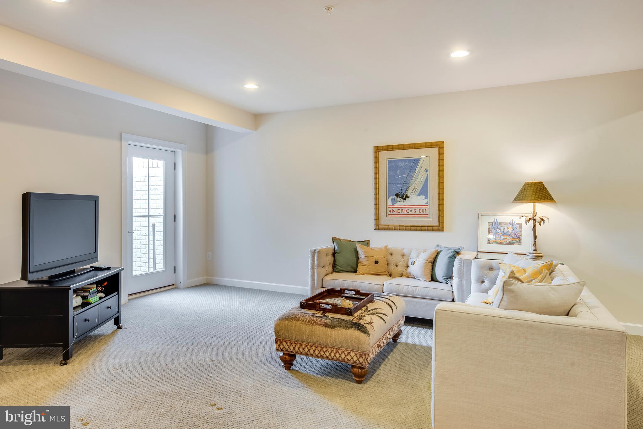 TWO RIVERS - Residential Lease