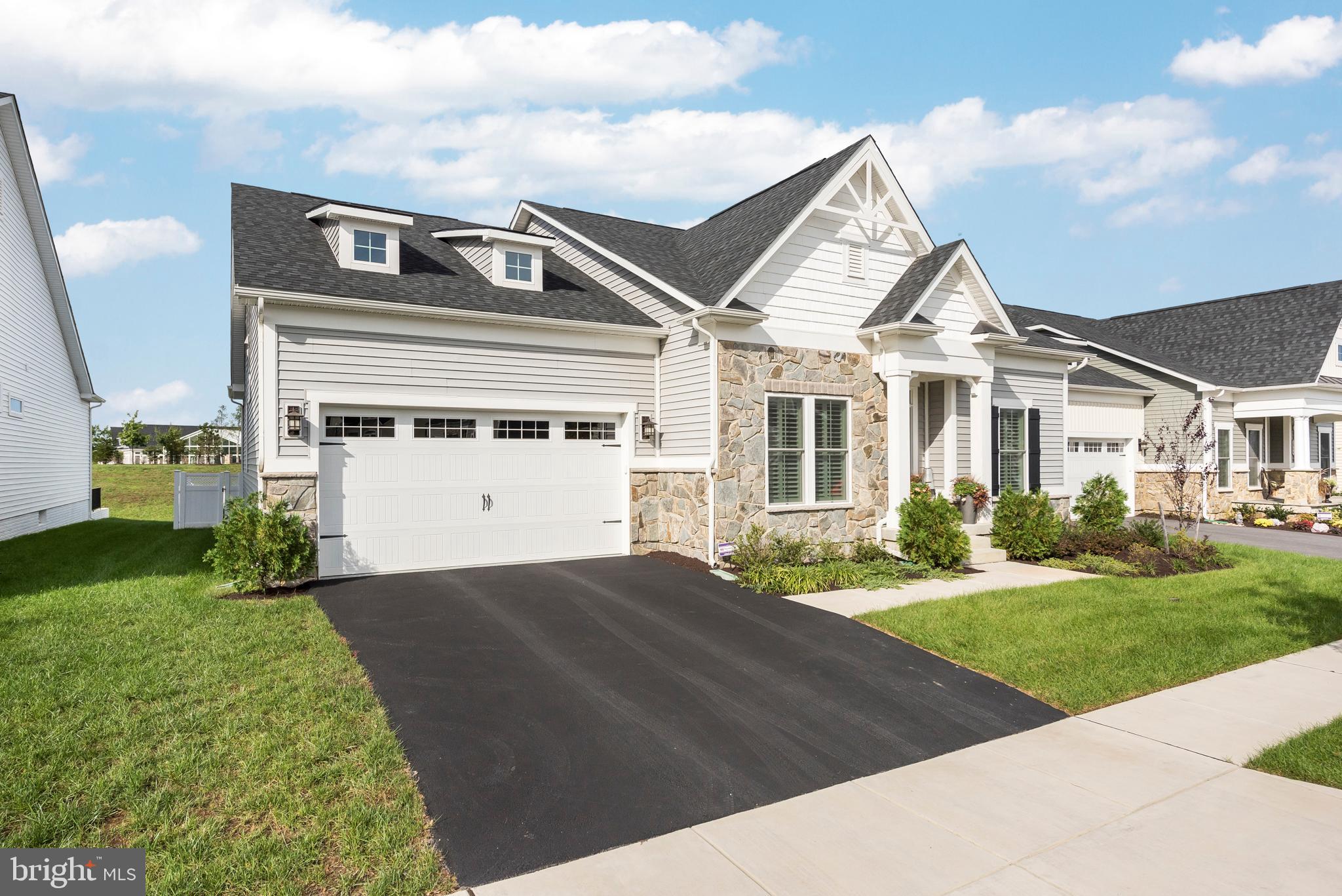 TWO RIVERS - Residential Lease