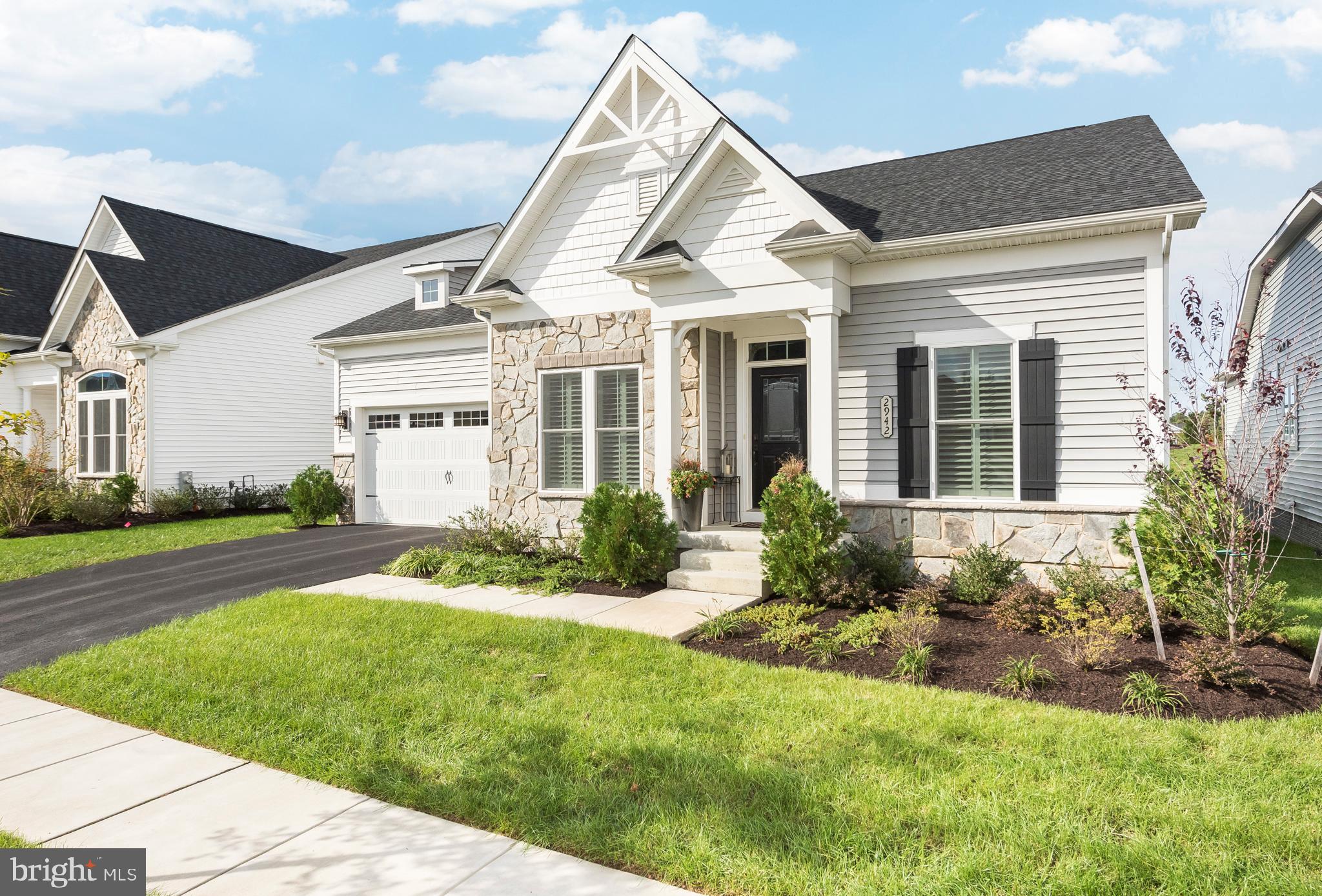 TWO RIVERS - Residential Lease