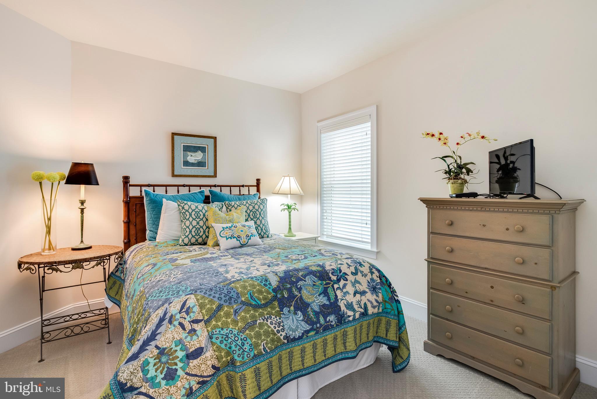 TWO RIVERS - Residential Lease