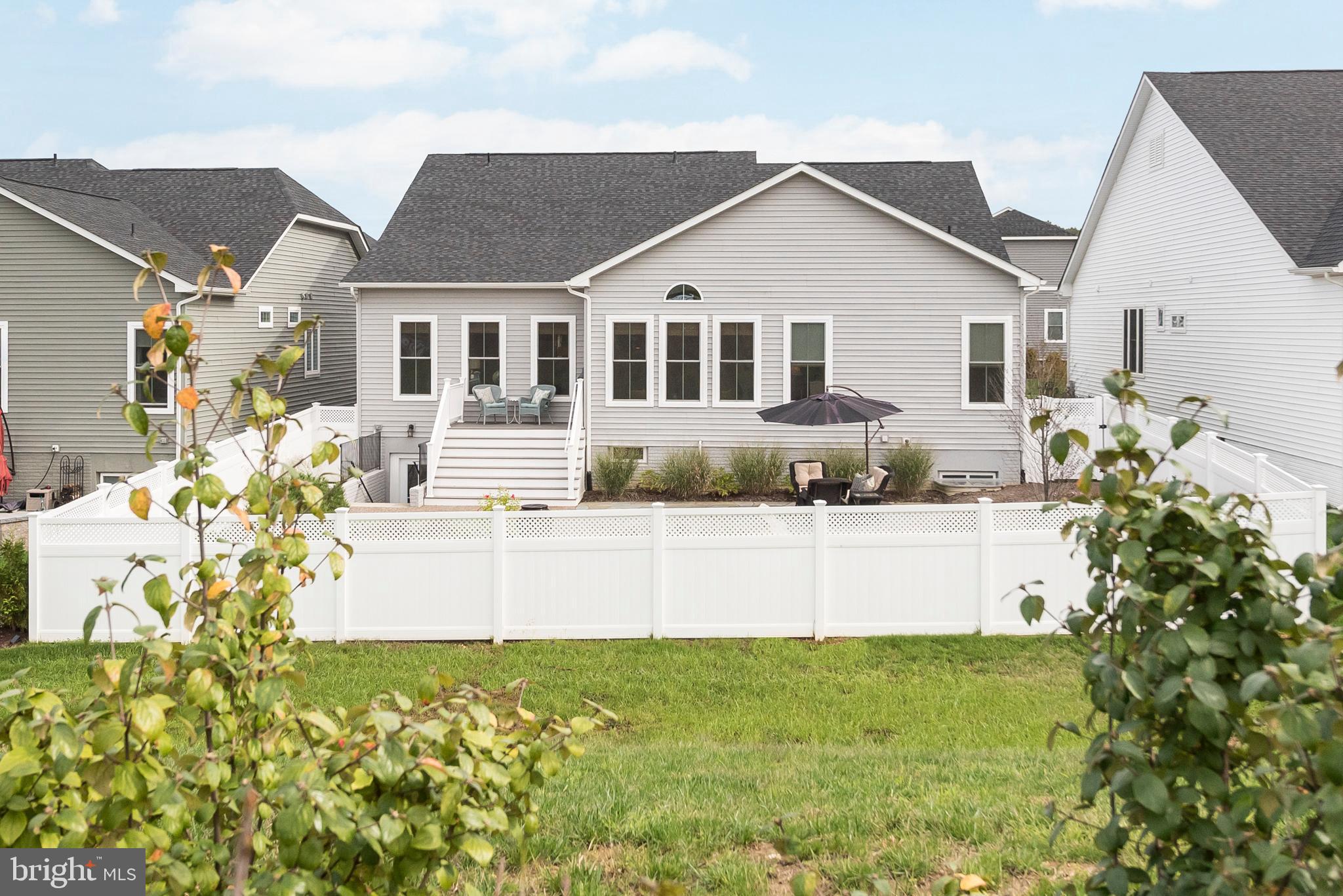 TWO RIVERS - Residential Lease