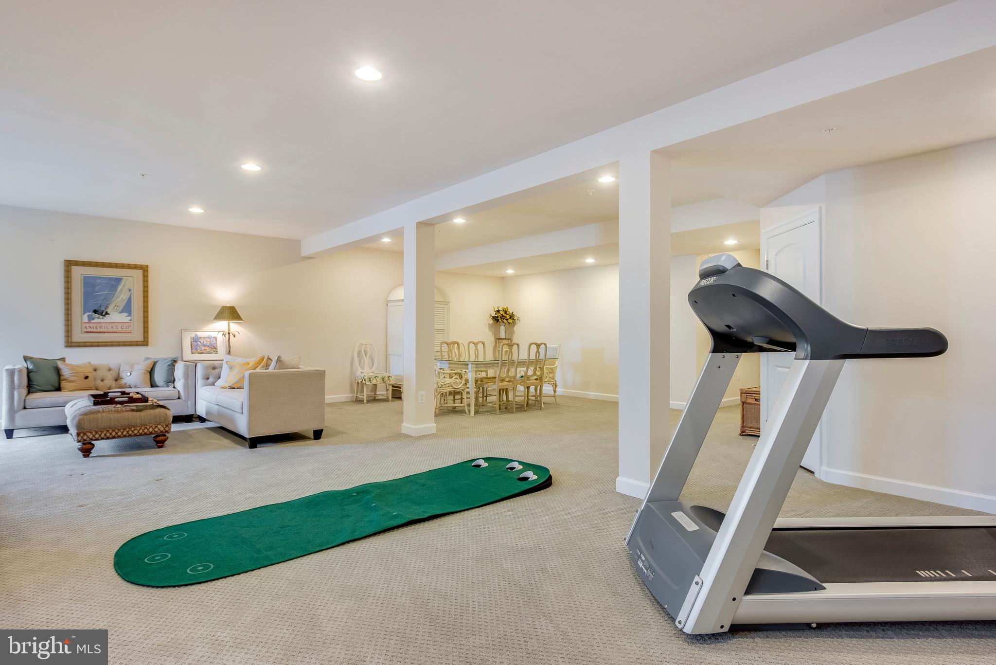 TWO RIVERS - Residential Lease