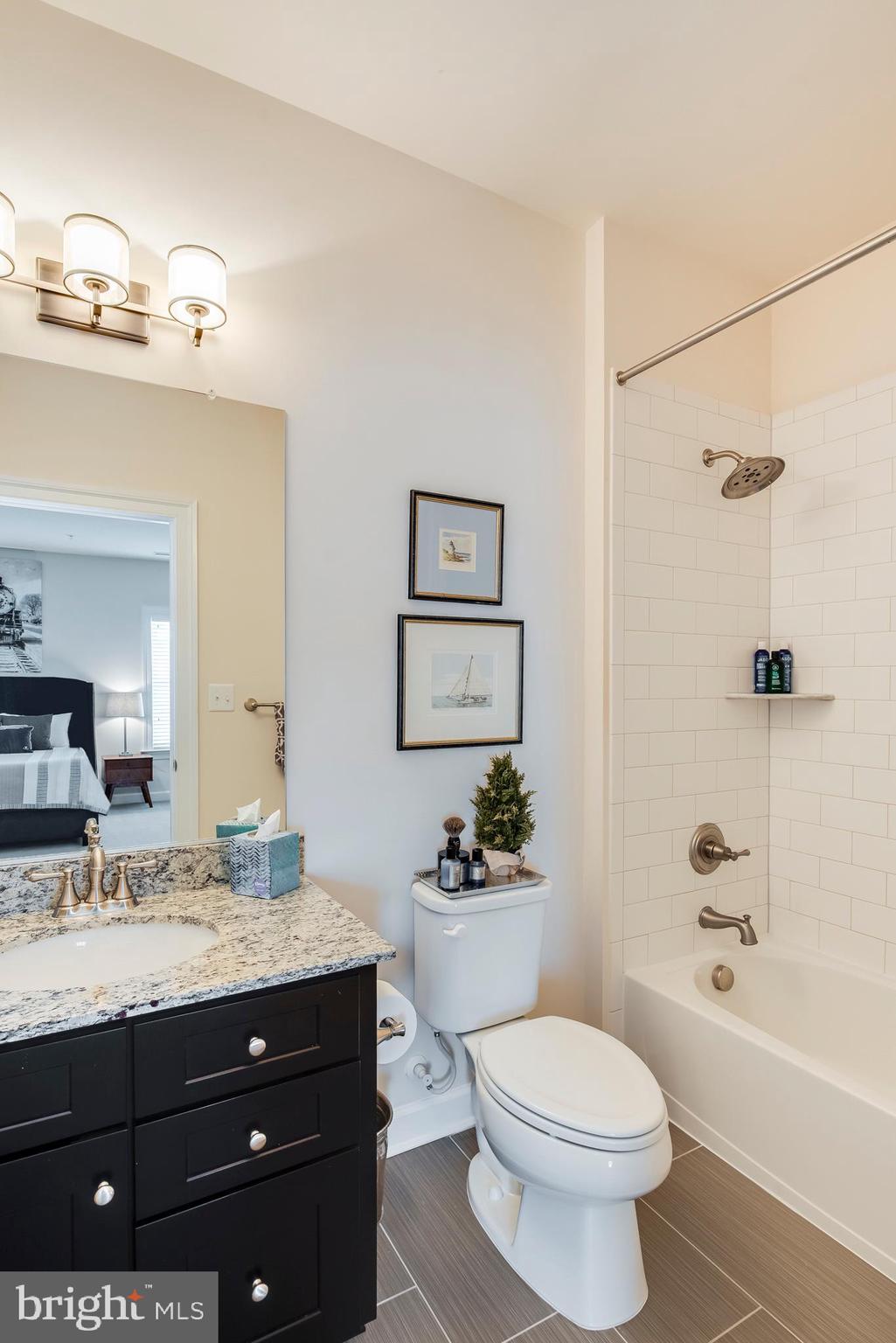 TWO RIVERS - Residential Lease