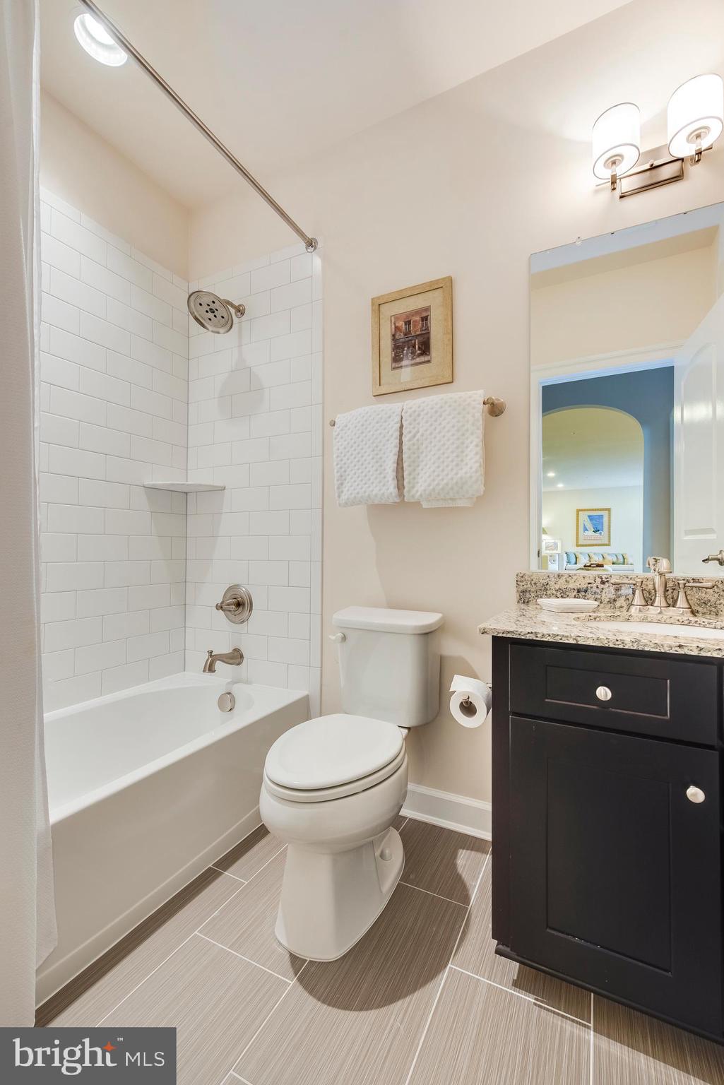 TWO RIVERS - Residential Lease