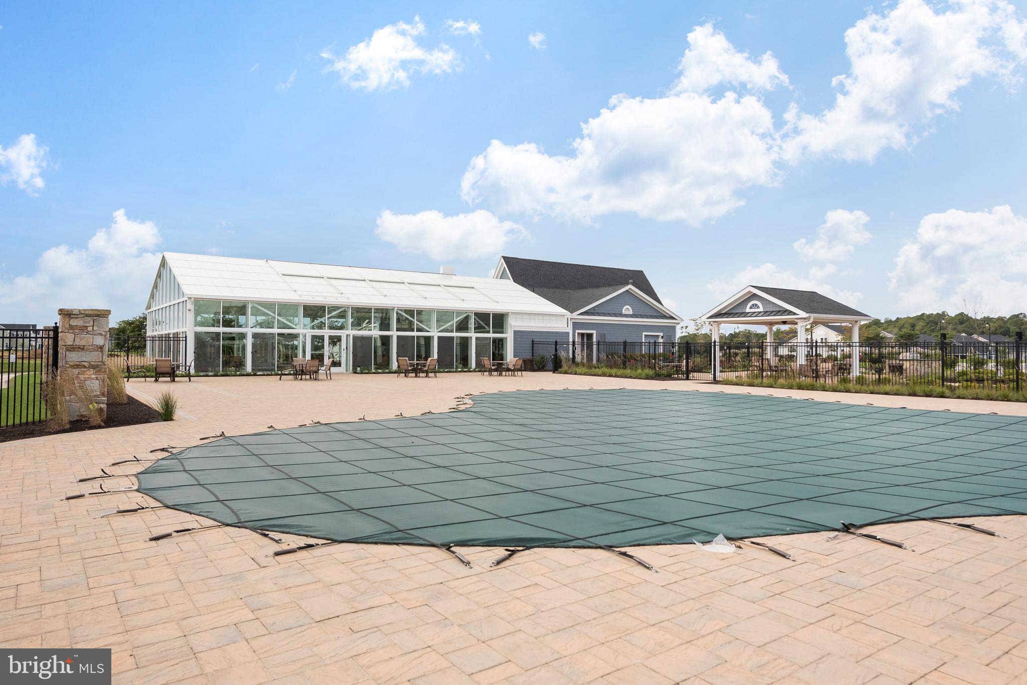 TWO RIVERS - Residential Lease