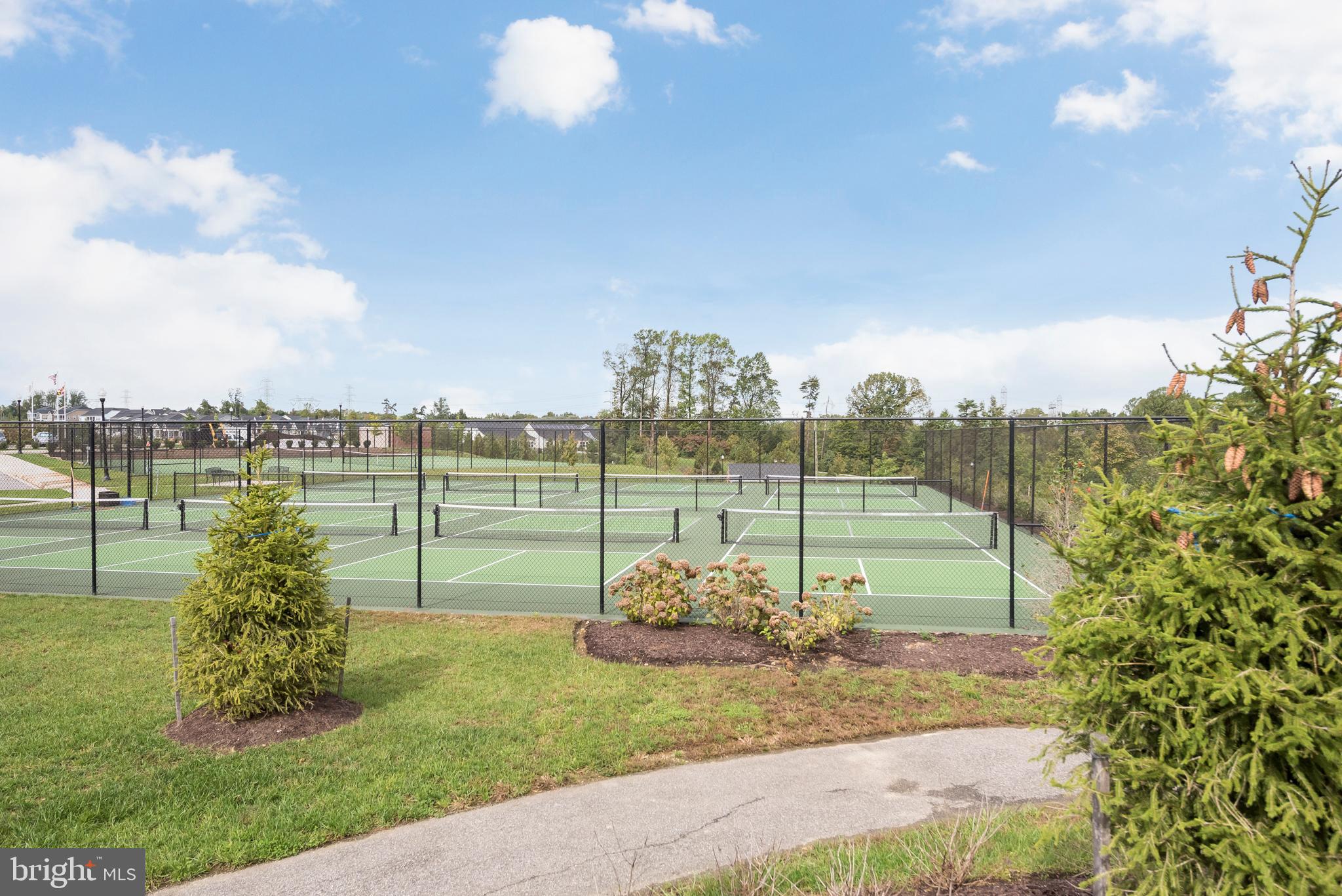 TWO RIVERS - Residential Lease