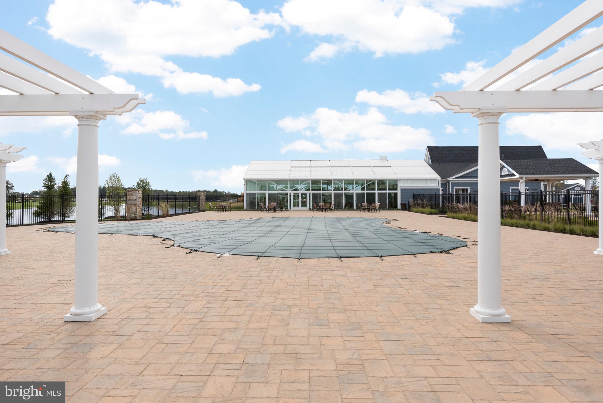 TWO RIVERS - Residential Lease