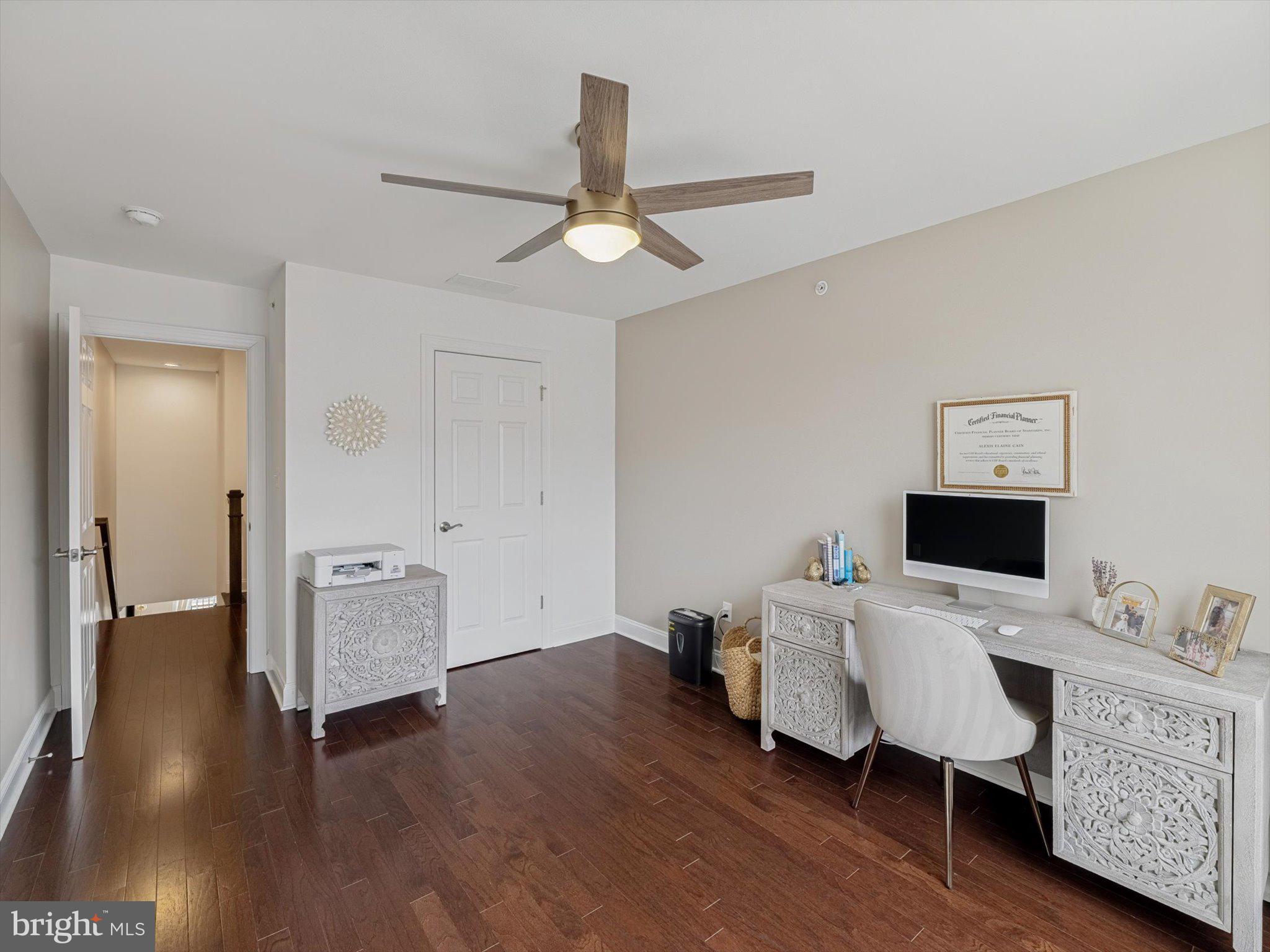 RADCLIFFE COURT - Residential