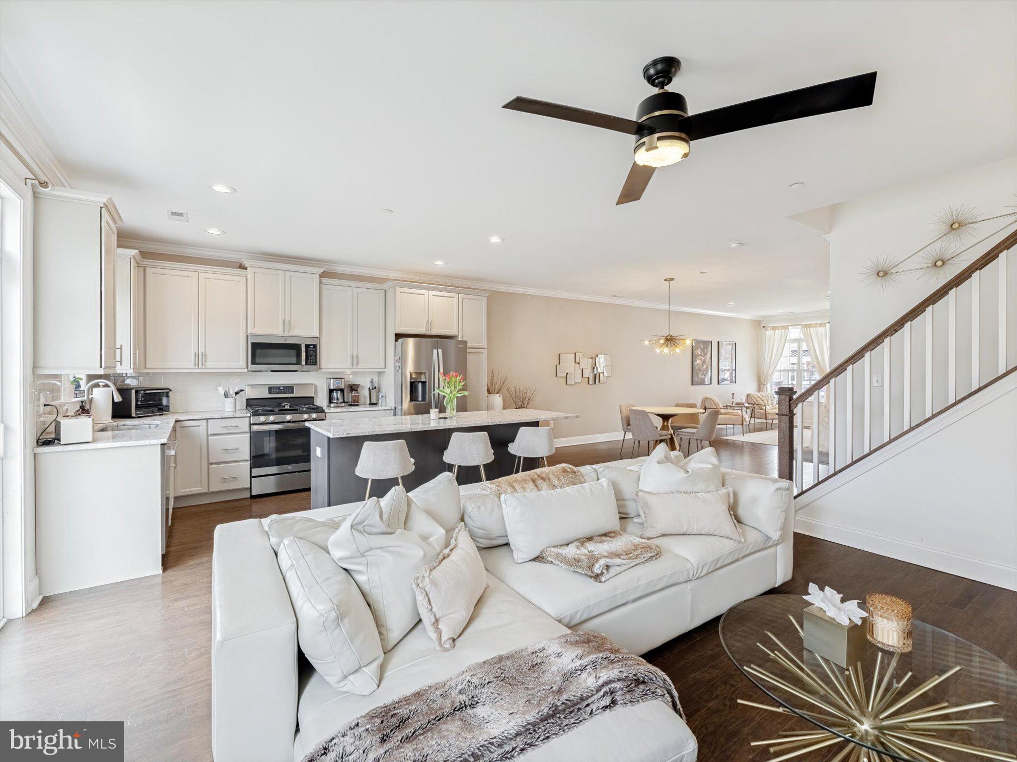 RADCLIFFE COURT - Residential