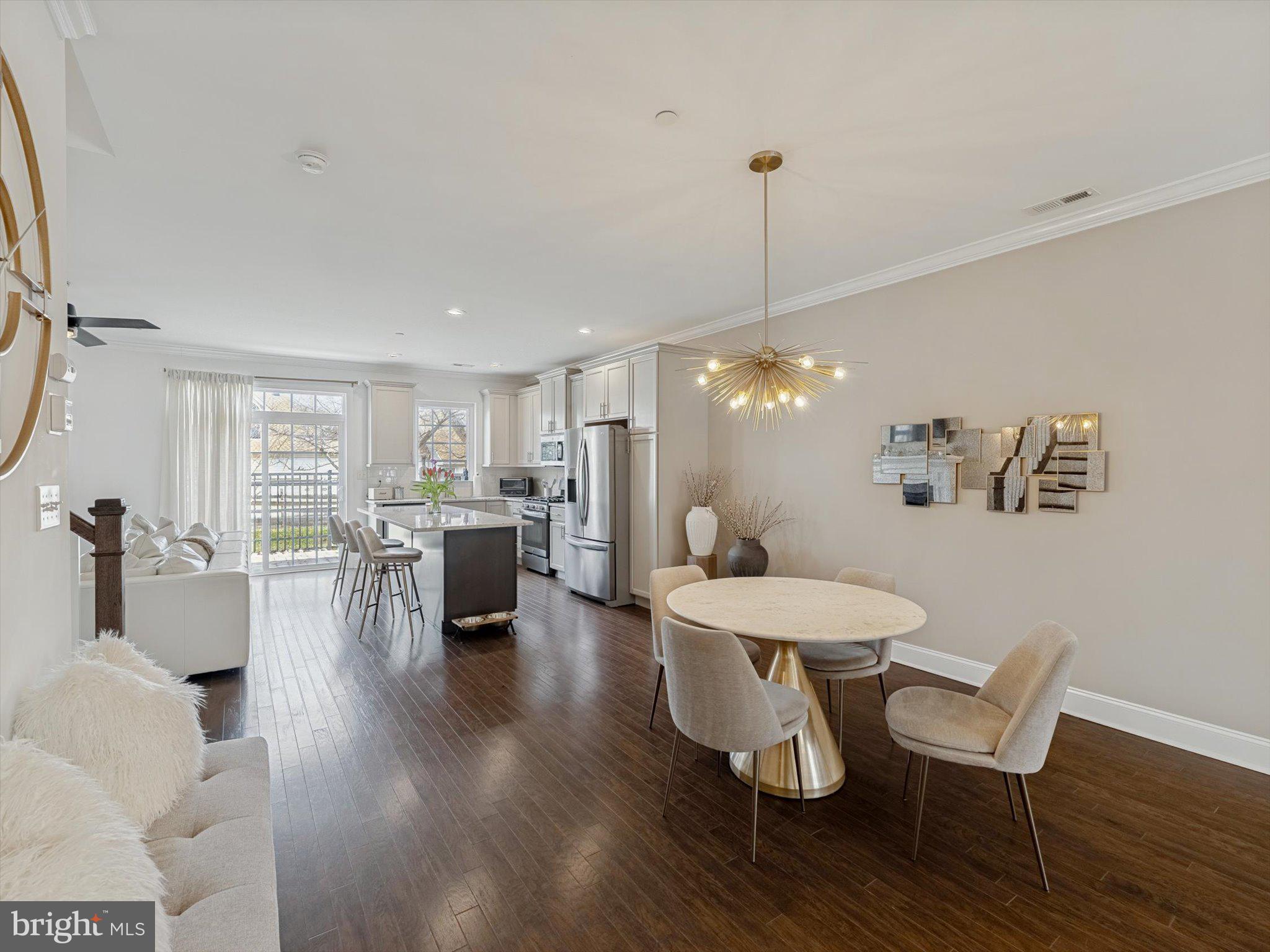 RADCLIFFE COURT - Residential