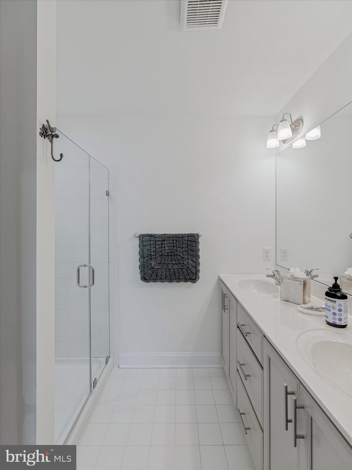 RADCLIFFE COURT - Residential