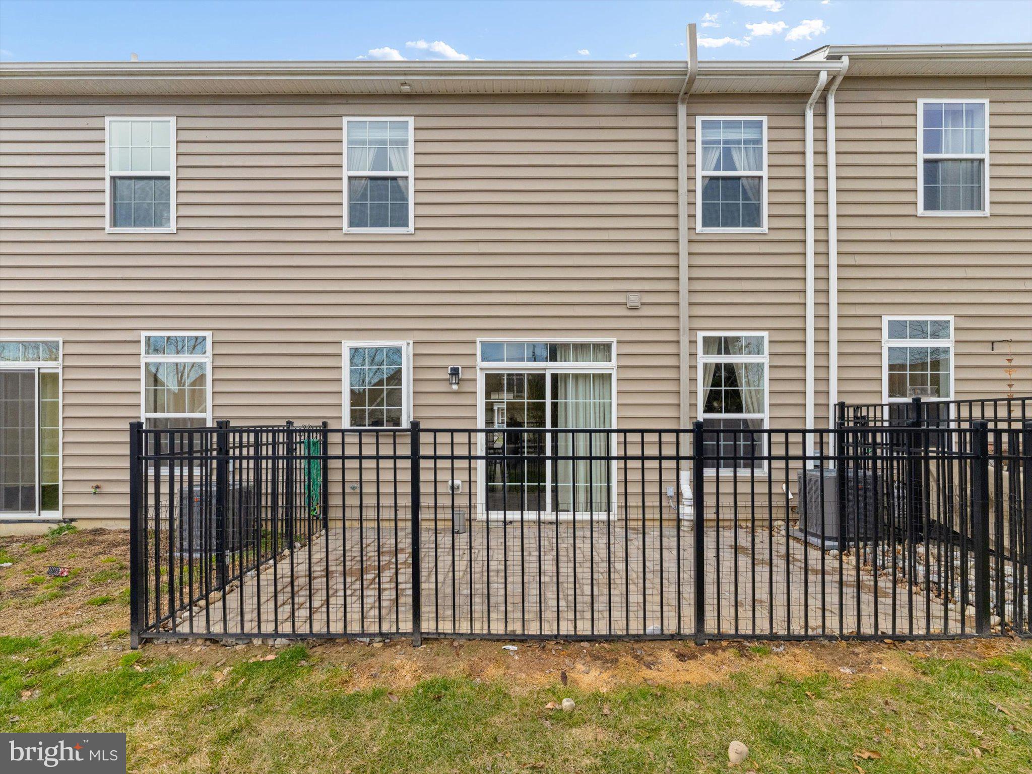 RADCLIFFE COURT - Residential