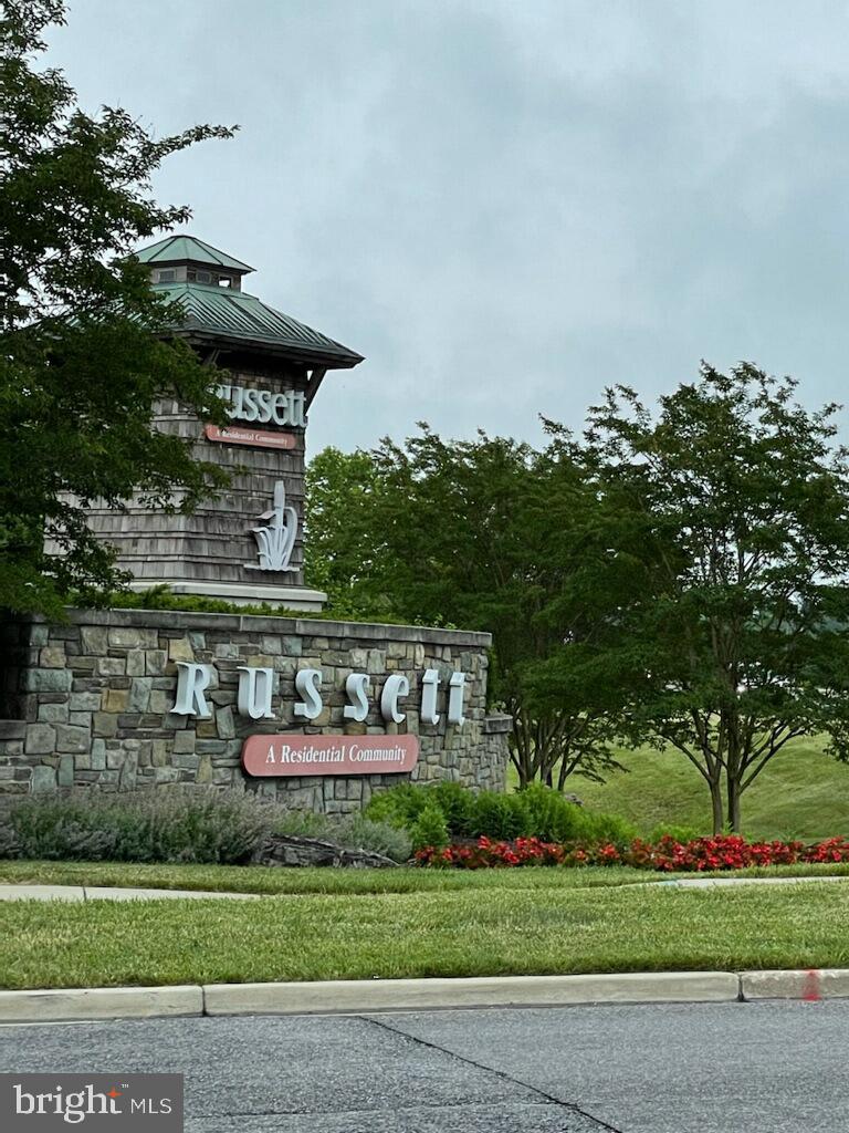 RUSSETT - Residential