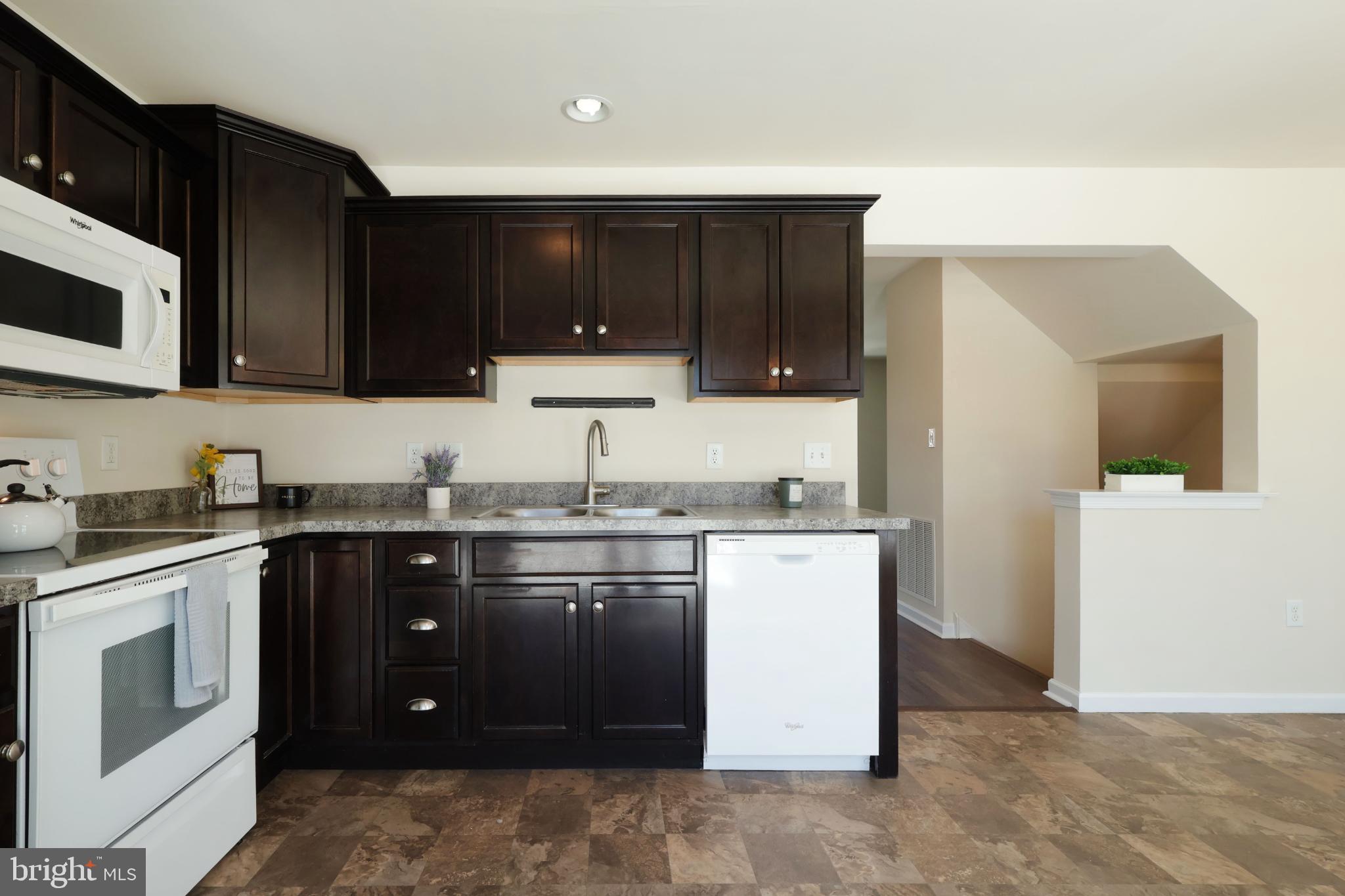 THE GATES - Residential