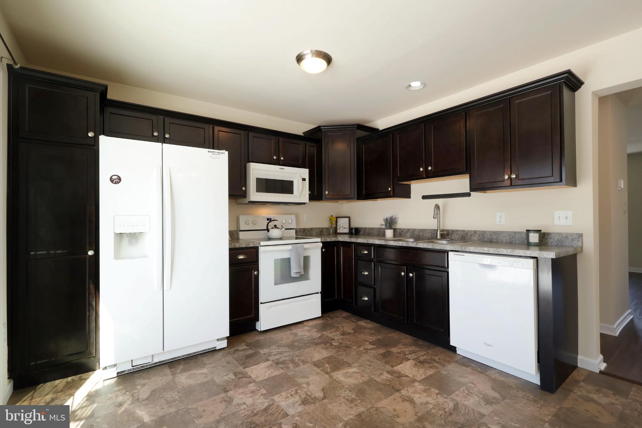 THE GATES - Residential