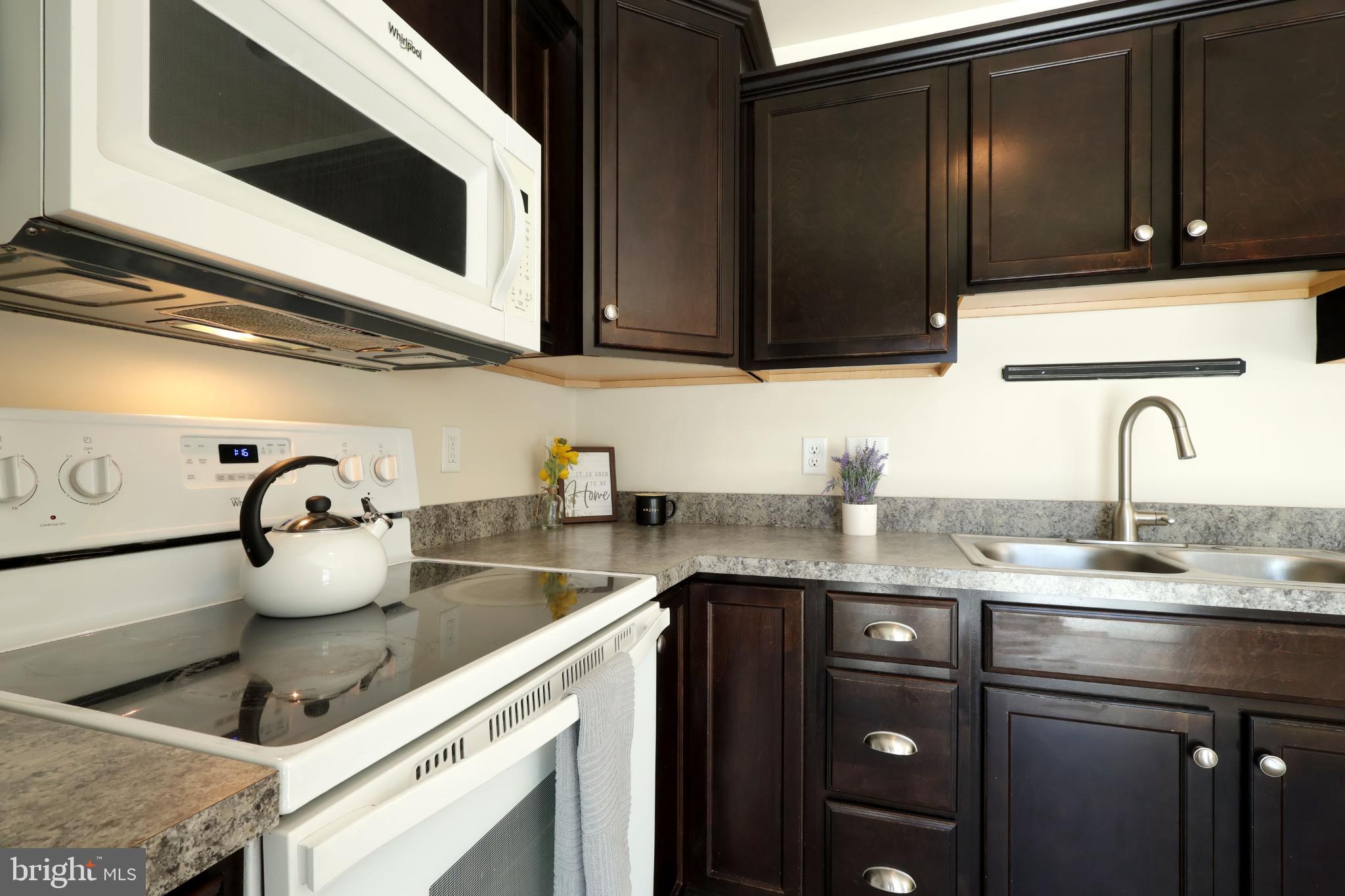 THE GATES - Residential