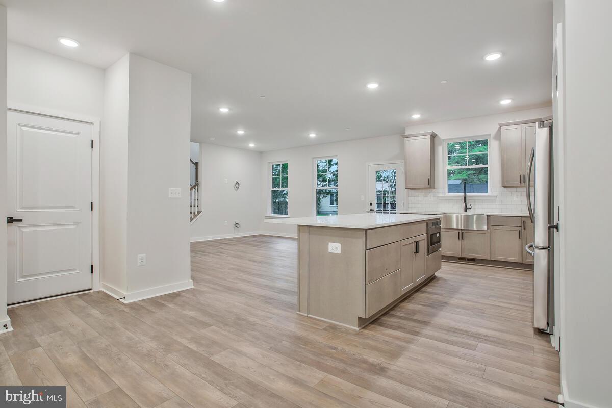 CEDARHURST ON THE BAY - Residential