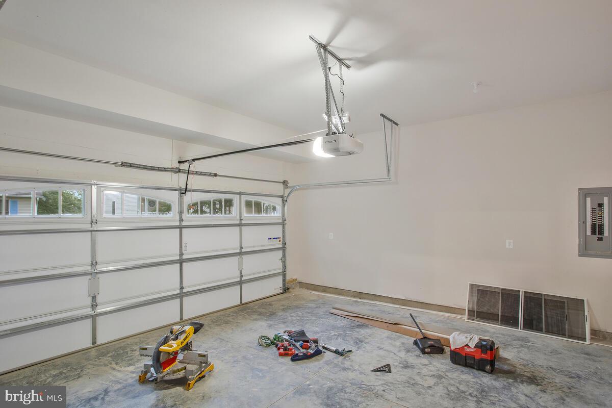 CEDARHURST ON THE BAY - Residential