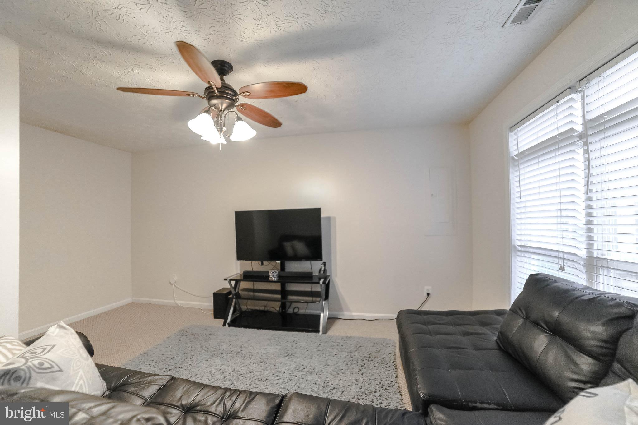 PICKETTS HARBOR - Residential