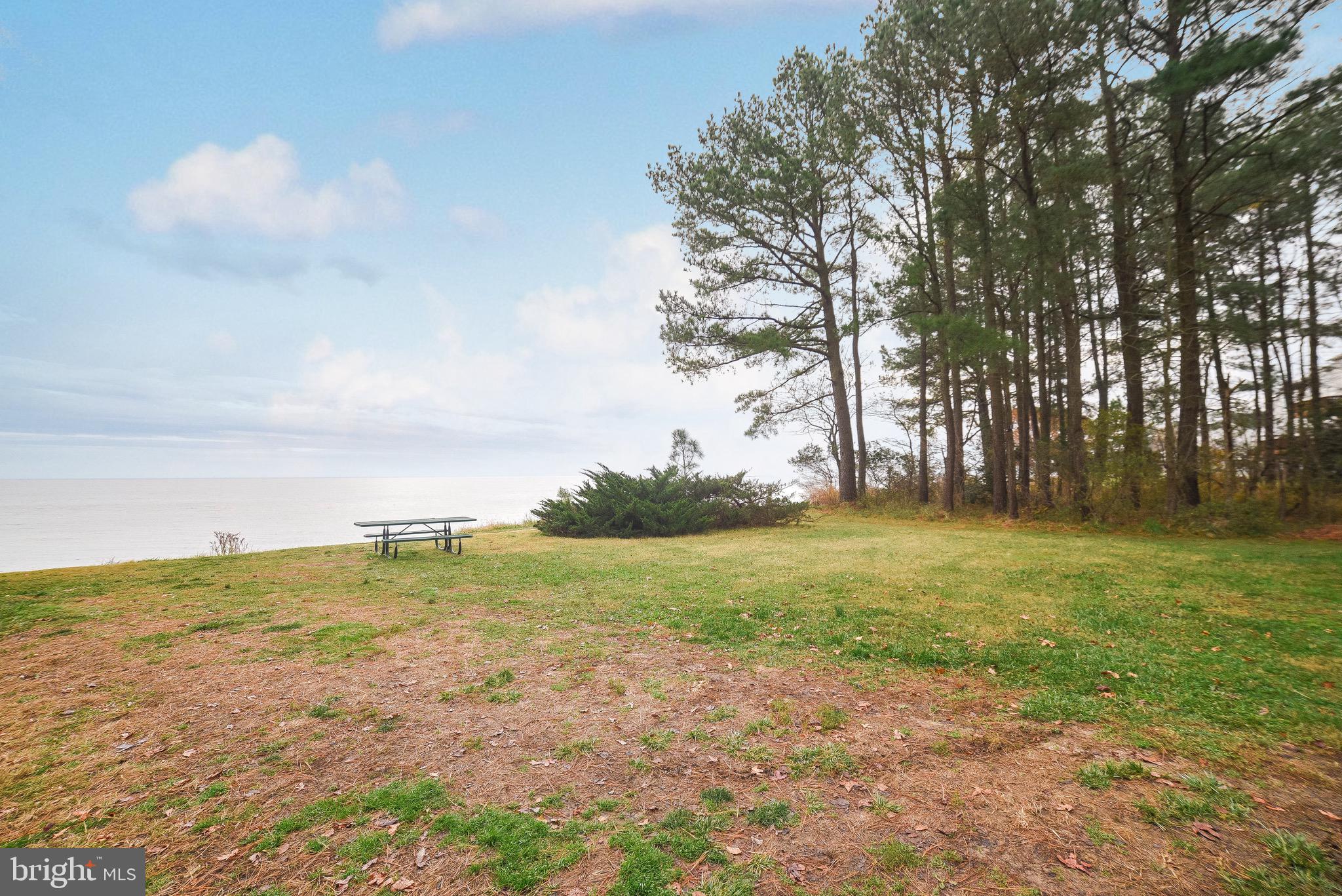 PICKETTS HARBOR - Residential