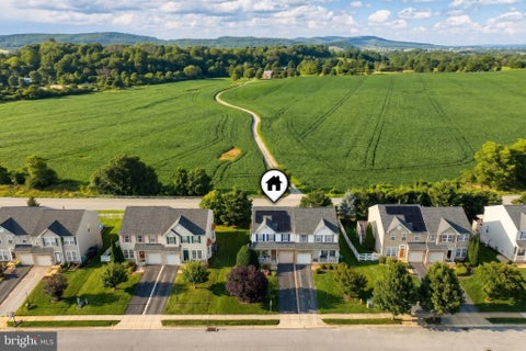 Townhouse For Sale - 243 Maple Drive<br/> HANOVER, PA 17331