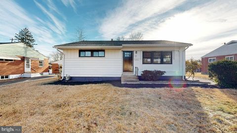 Photo of 1038 Platt Avenue, FOLSOM, PA 19033 (MLS # PADE2105398)