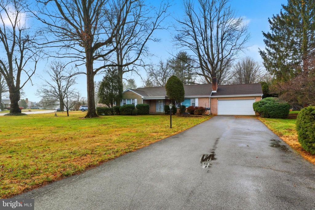 Photo of 714 Noble Boulevard, CARLISLE, PA 17013 (MLS # PACB2049508)