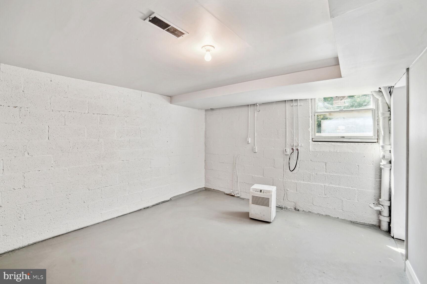 COLESVILLE OUTSIDE - Residential