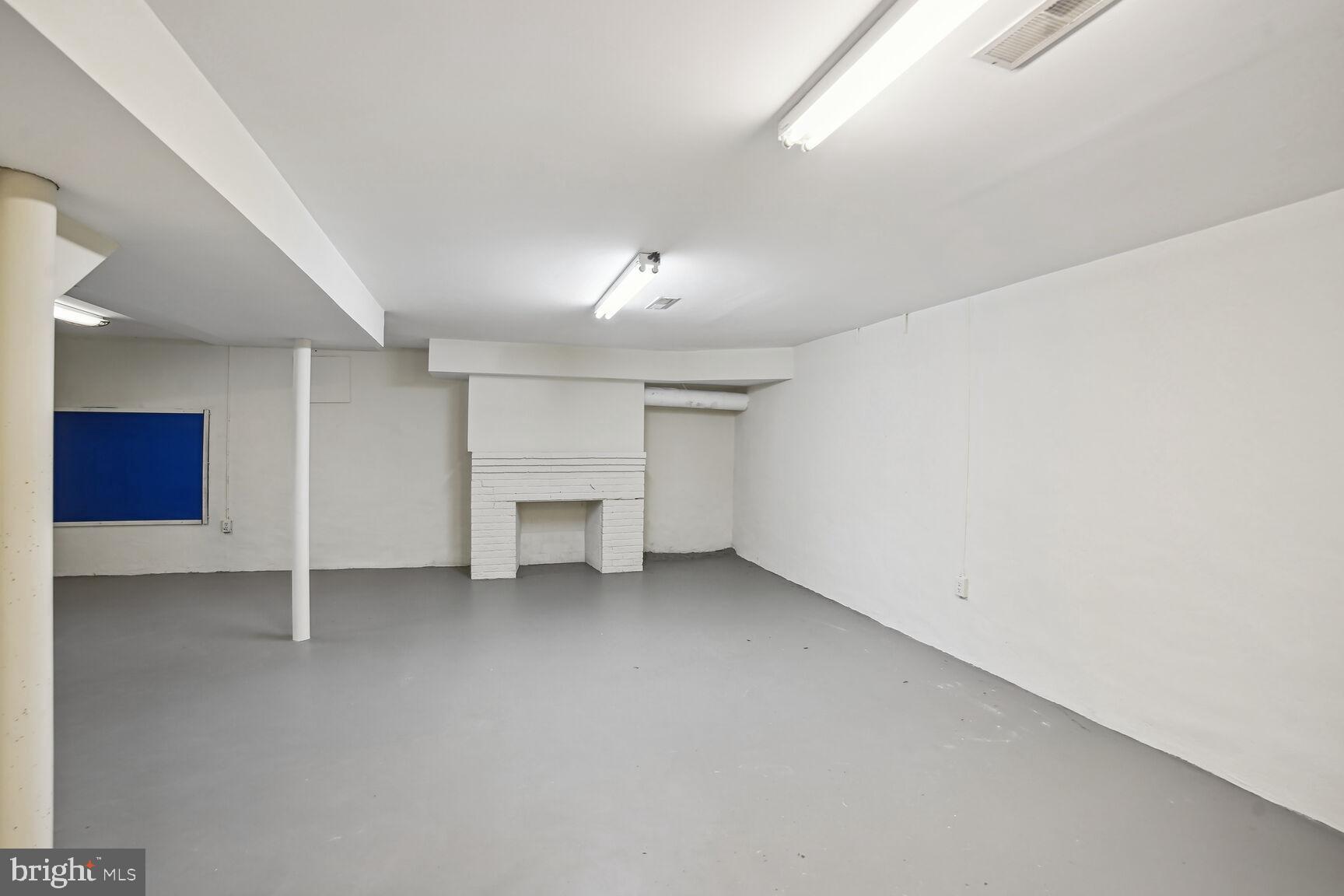 COLESVILLE OUTSIDE - Residential