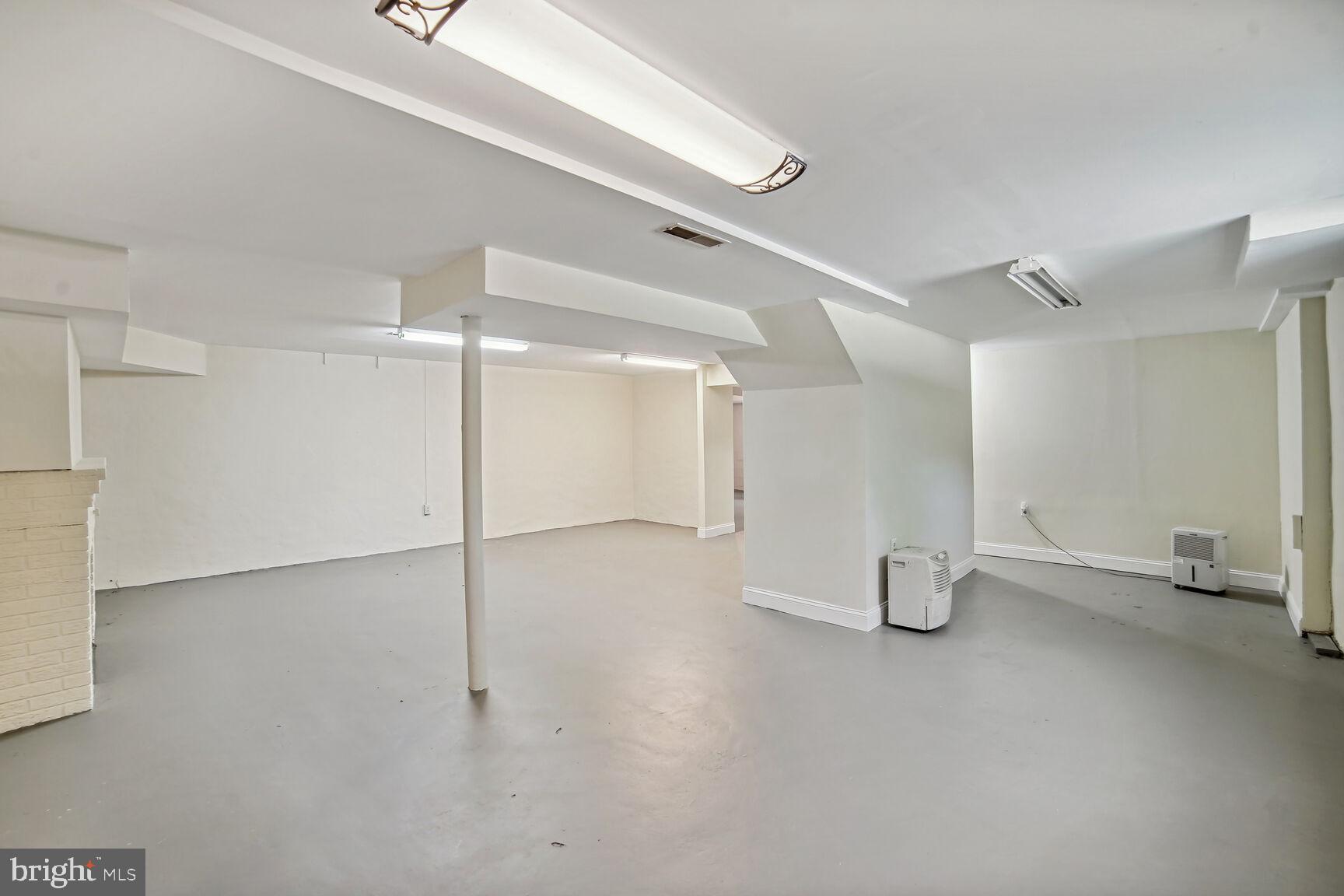 COLESVILLE OUTSIDE - Residential