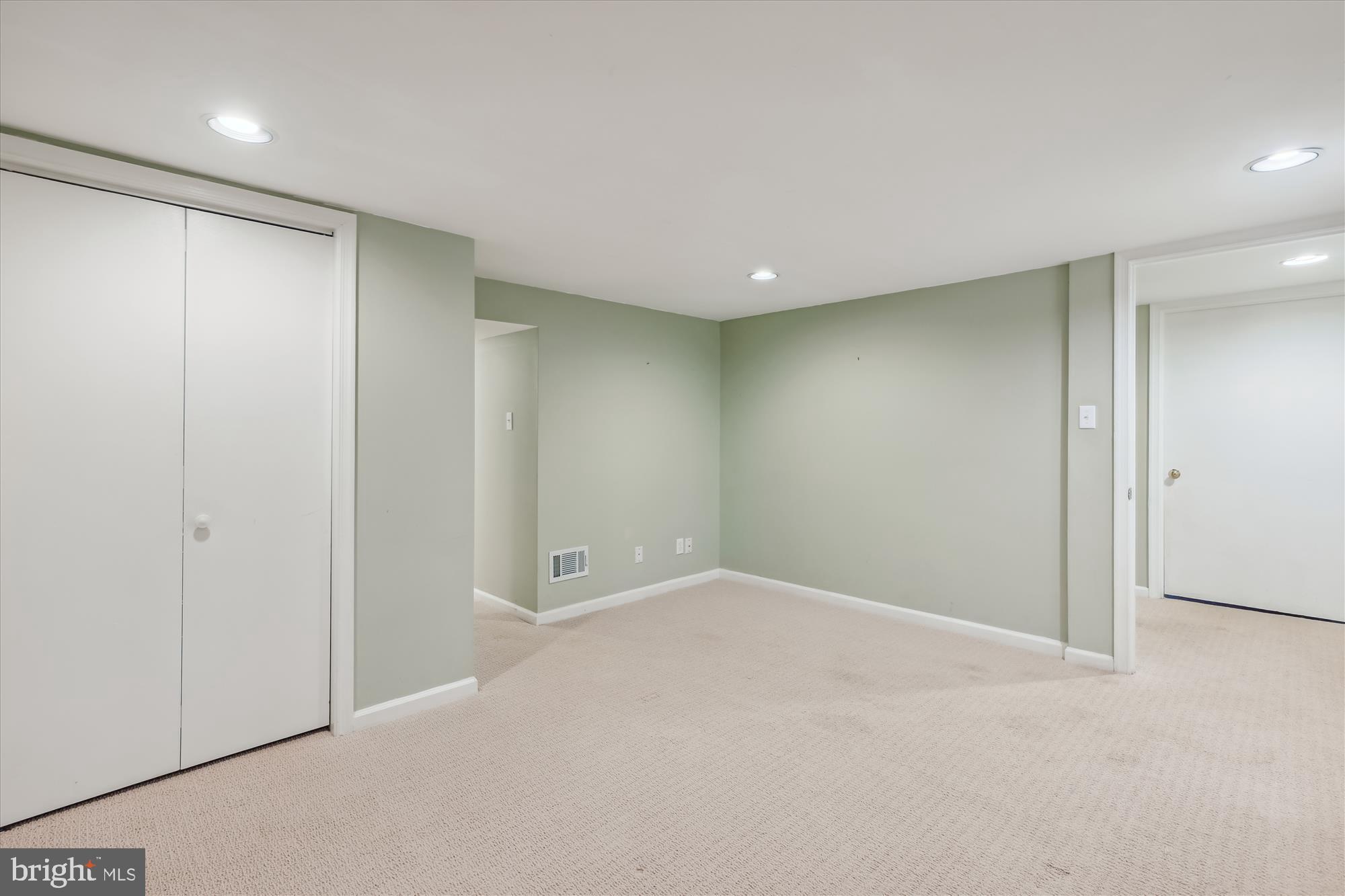 KENT GARDENS - Residential Lease